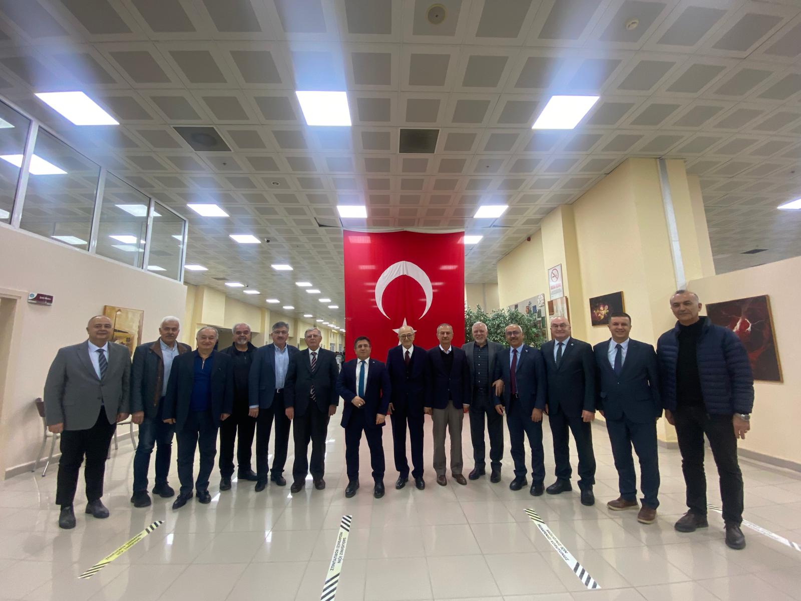 BAÜN’de Ramazan Coşkusu: “Üniversite Vakfı ve BAÜN Yönetiminden Öğrencilere Gönül Sofrası” 12