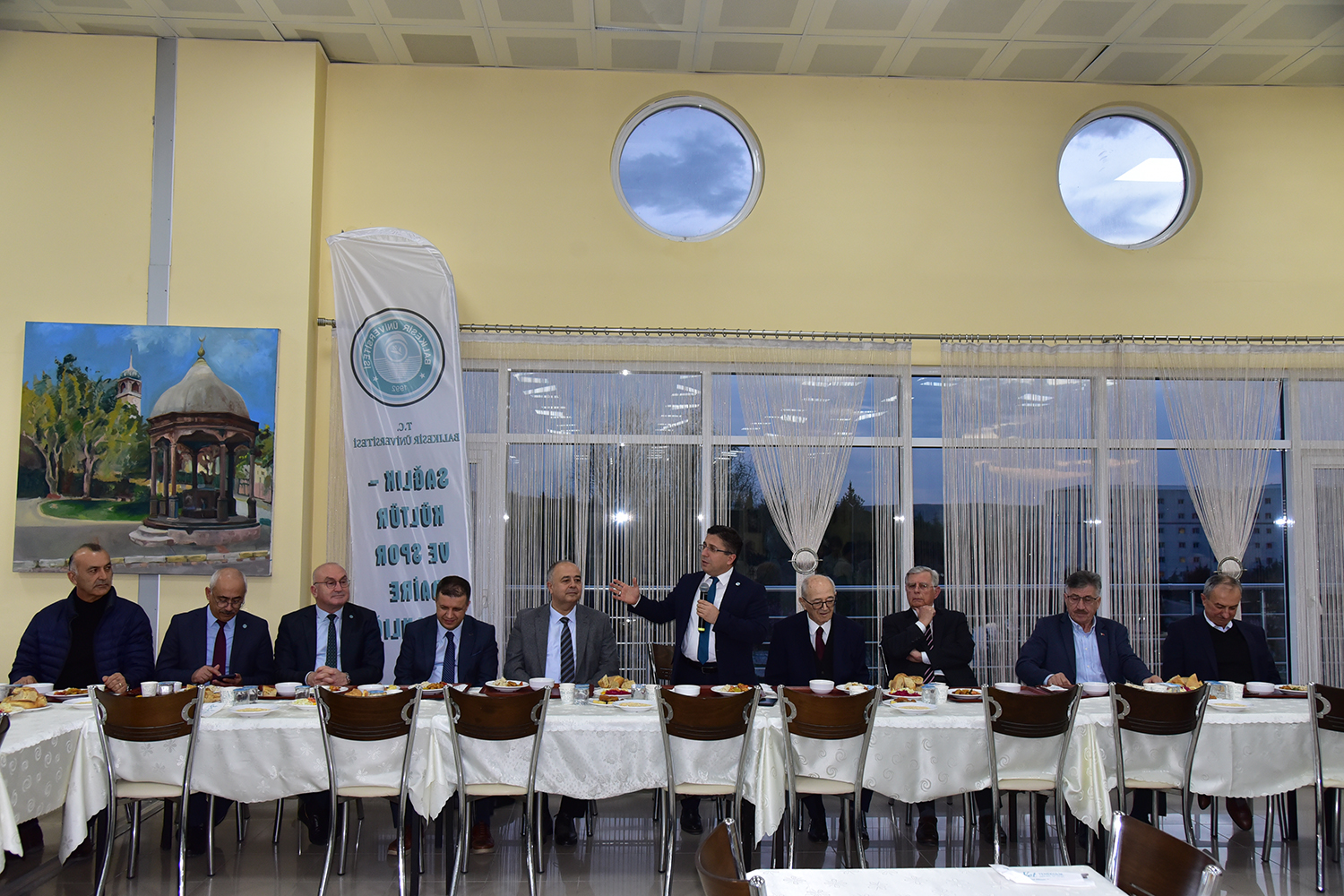 BAÜN’de Ramazan Coşkusu: “Üniversite Vakfı ve BAÜN Yönetiminden Öğrencilere Gönül Sofrası” 5