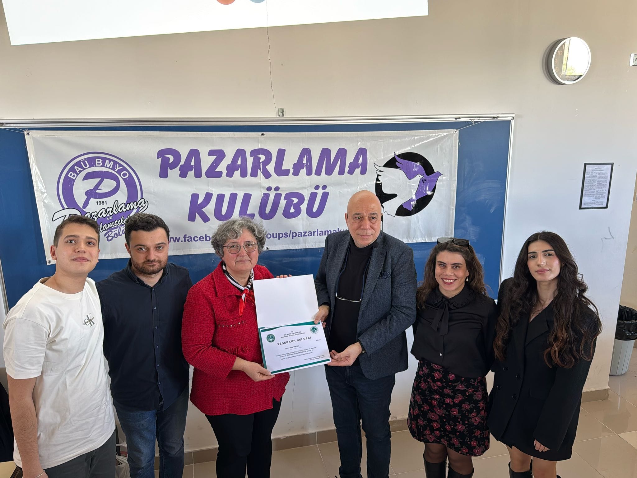 Balıkesir Meslek Yüksekokulu Pazarlama ve Reklamcılık Bölümü, Medipol ve Başakşehir Üniversiteleri Öğr. Gör. REHA TARTICI ile bir seminer gerçekleştirdi 2
