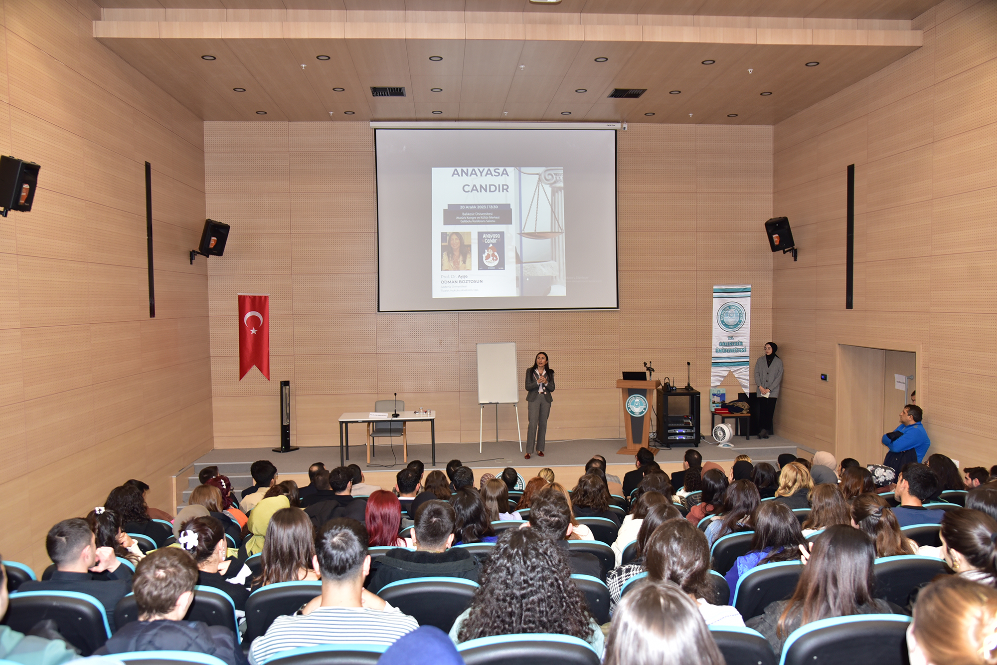 BAÜN'de "Anayasa Candır" Konferansı 2
