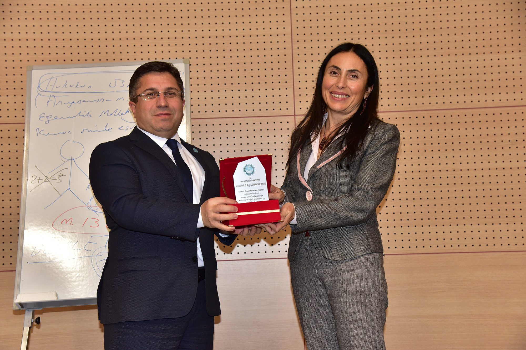 BAÜN'de "Anayasa Candır" Konferansı 8