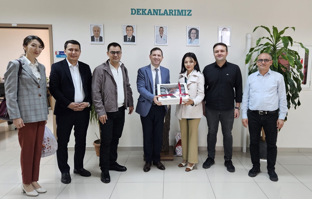 Özbekistanlı Akademisyenler Fakültemizi ziyaret etti