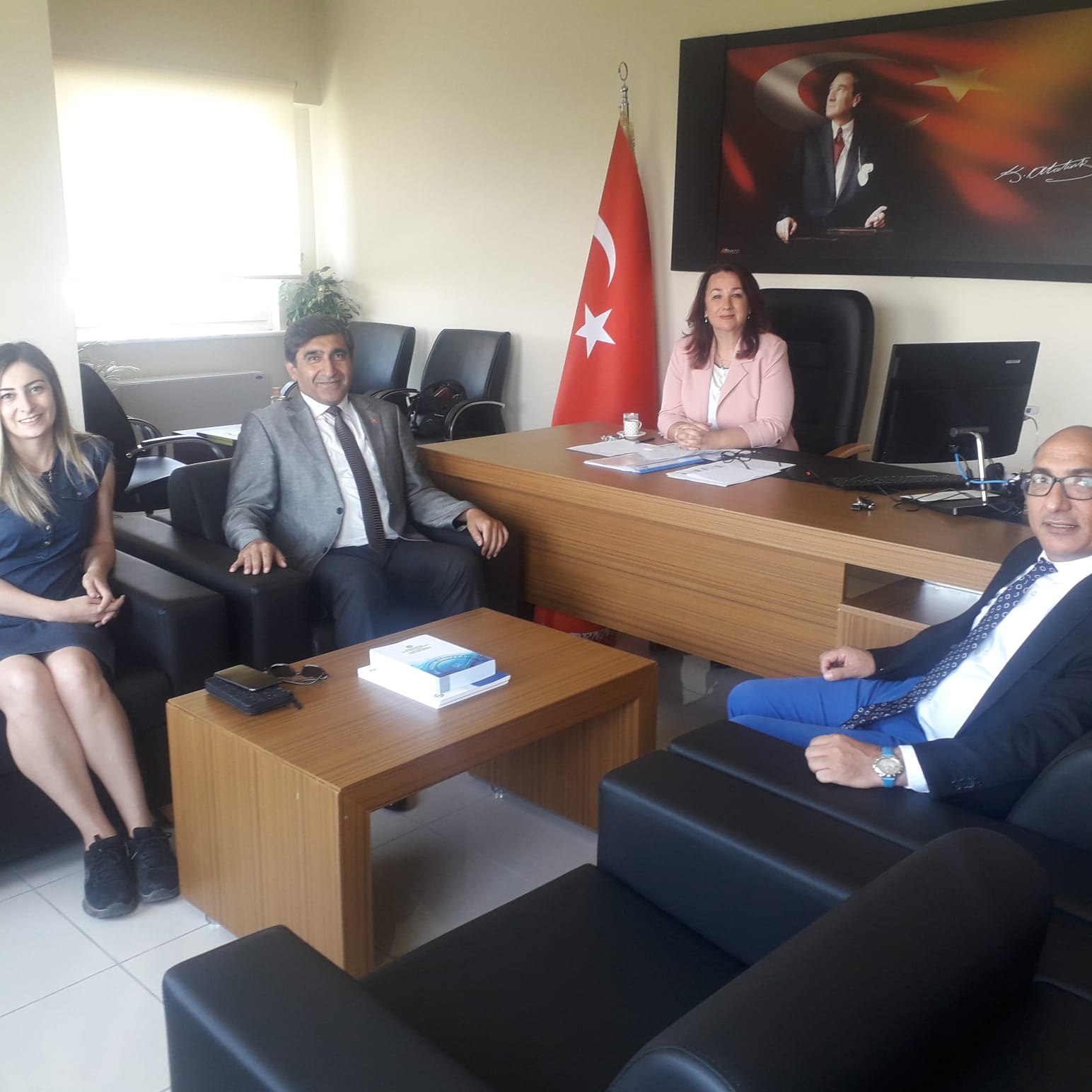 Dekanımıza İİBF Dekanı ve Yardımcılarından hayırlı olsun ziyareti