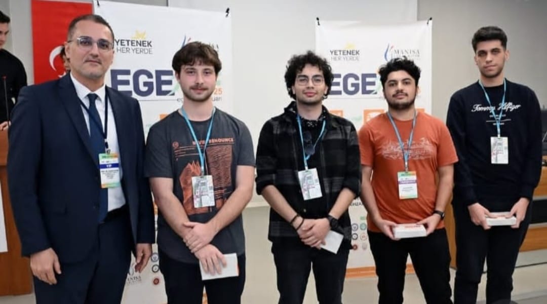 Bilgisayar Mühendisliği öğrencilerimizin EGEKAF'ta Oyun Programlama Yarışmasındaki Başarısı 2