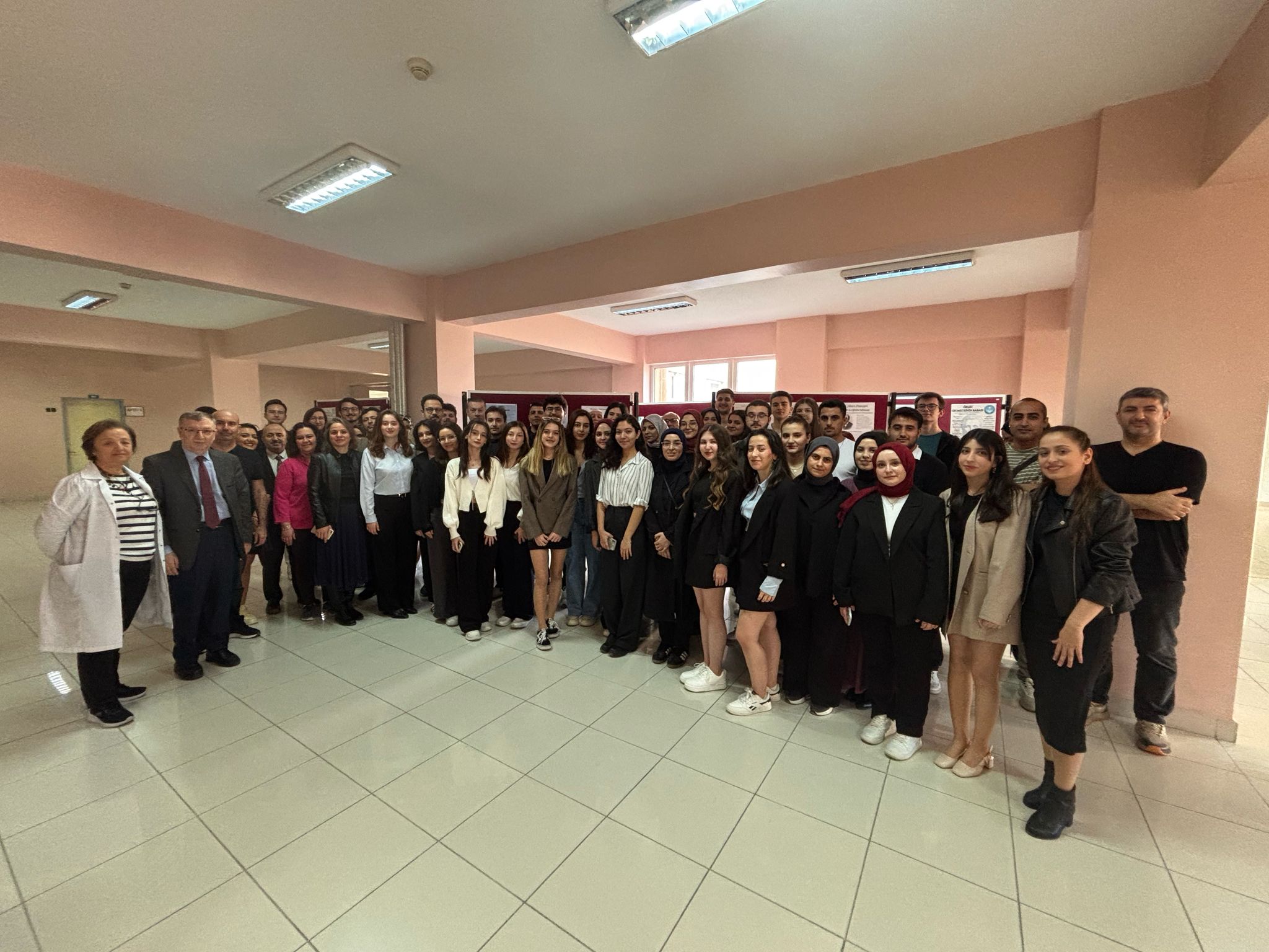  ''Dünyaya Yön Veren Matematikçiler Poster'' Sunum Etkinliği Başarıyla Gerçekleştirildi
