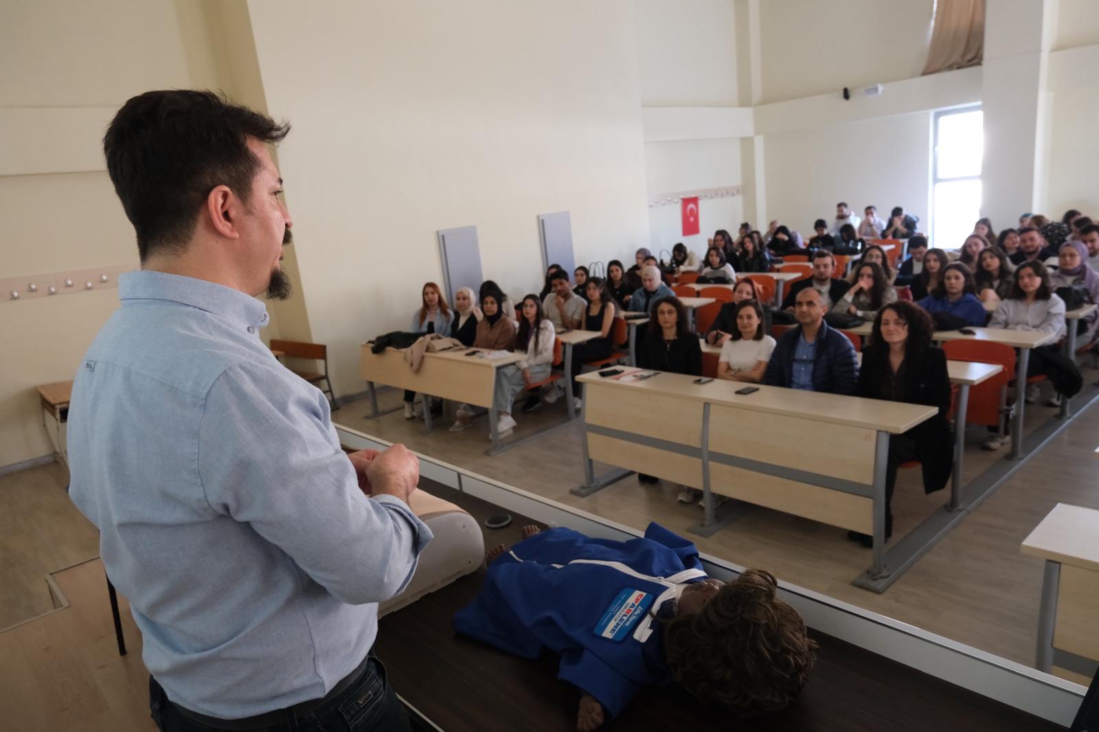Temel Yaşam Desteği ve CPR Uygulaması 3