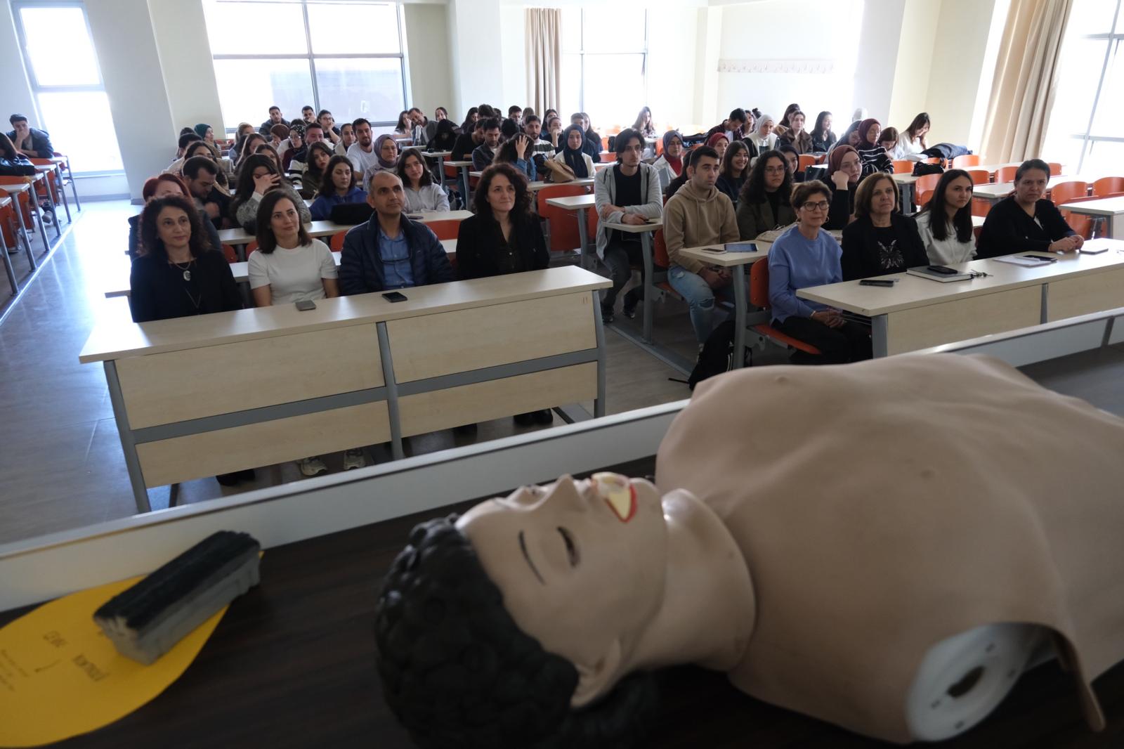 Temel Yaşam Desteği ve CPR Uygulaması 11