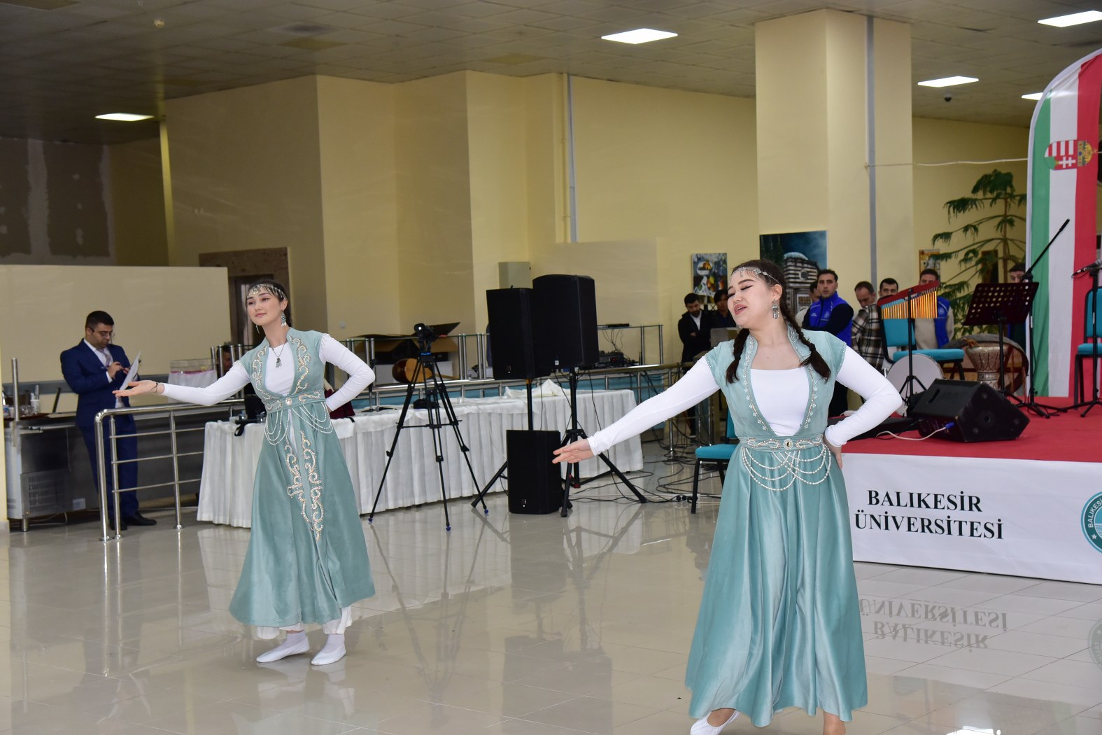 BAÜN’de Nevruz Coşkusu: Uluslararası Öğrenciler İftar ve Geleneksel Oyunlarla Bayramı Kutladı 7