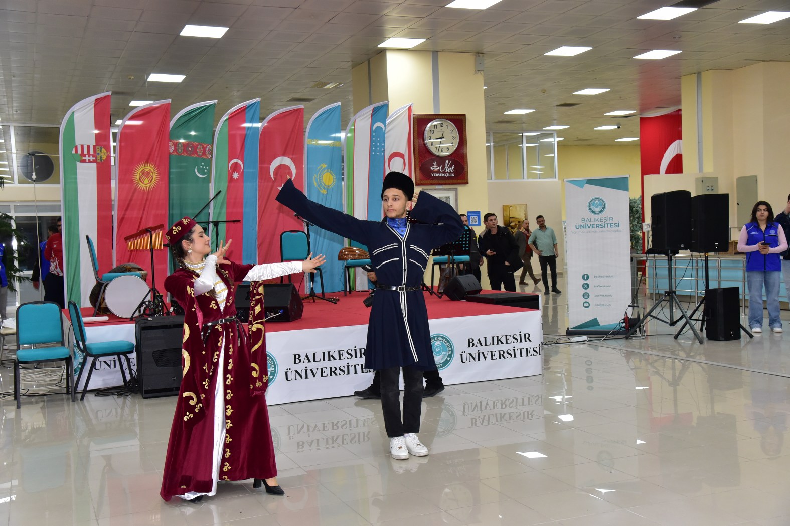 BAÜN’de Nevruz Coşkusu: Uluslararası Öğrenciler İftar ve Geleneksel Oyunlarla Bayramı Kutladı 9