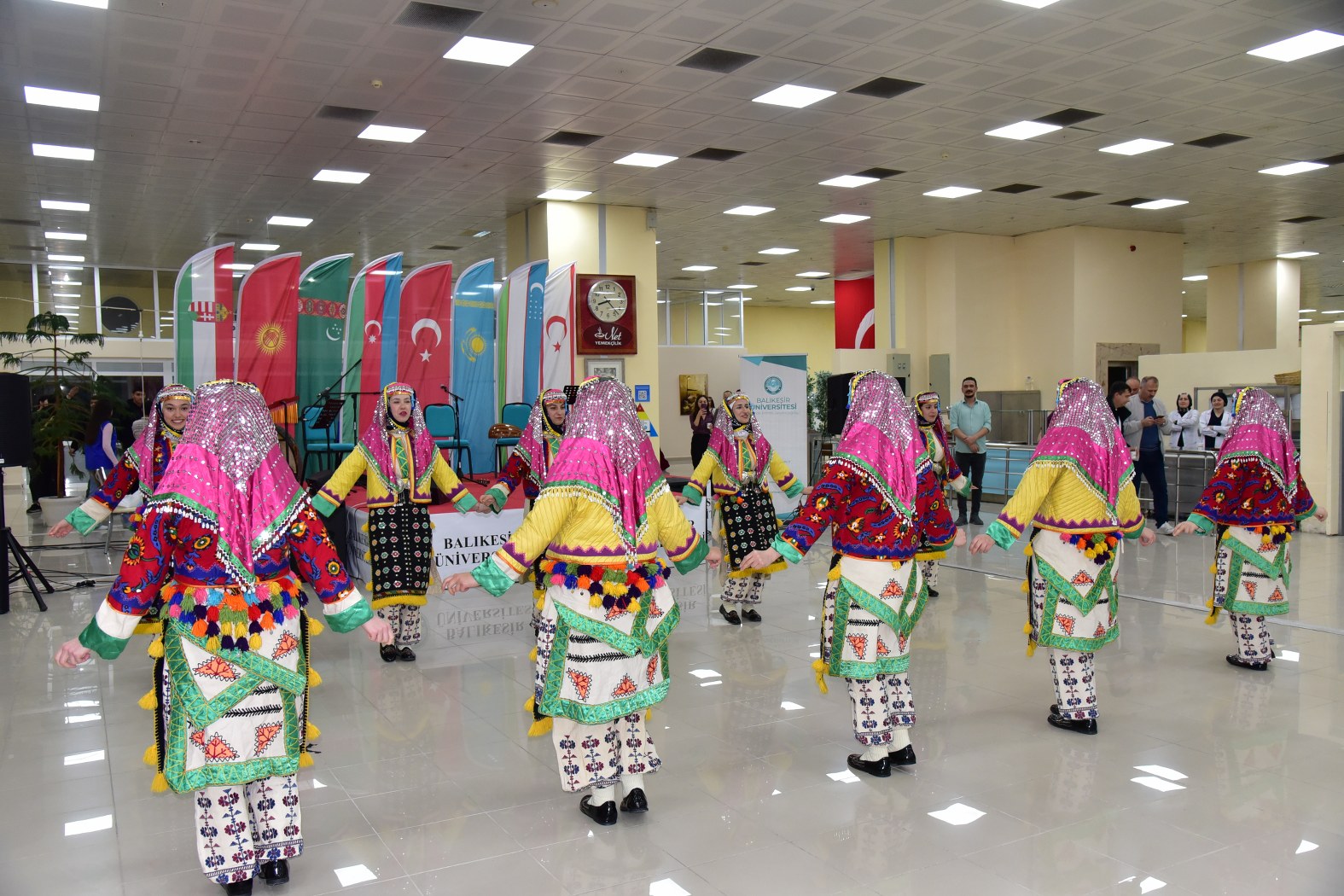 BAÜN’de Nevruz Coşkusu: Uluslararası Öğrenciler İftar ve Geleneksel Oyunlarla Bayramı Kutladı 10