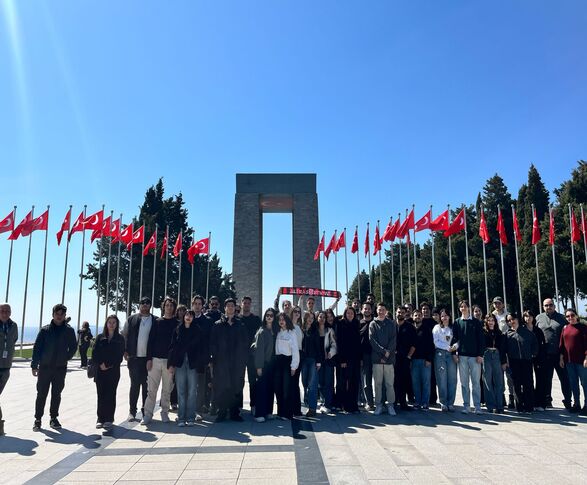 22.03.2025 Turizm Rehberliği Bölüm Başkanı Prof. Dr. Özlem KÖROĞLU Gözetiminde ve Turist Rehberi Cevat İNCE Rehberliğinde Çanakkale Şavaşları Tarihi Gelibolu Yarımadası Uygulama&Eğitim Gezisi