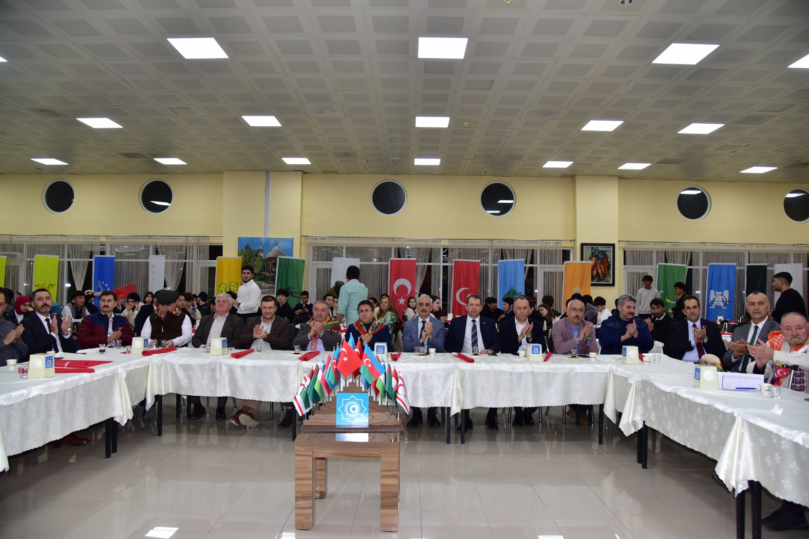 BAÜN’de Nevruz Coşkusu: Uluslararası Öğrenciler İftar ve Geleneksel Oyunlarla Bayramı Kutladı 4