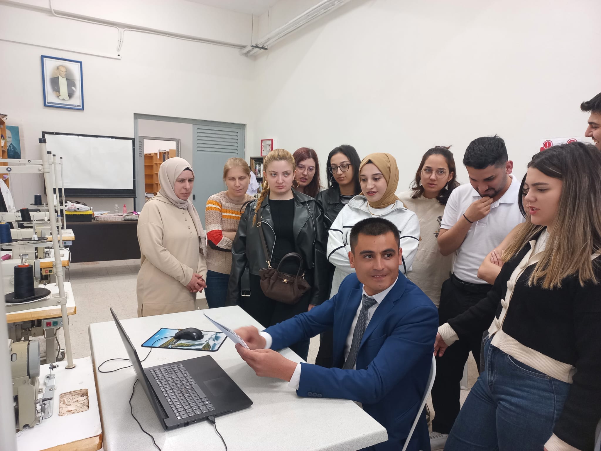 ÖZBEKİSTAN GÜLİSTAN DEVLET ÜNİVERSİTESİ AKADEMİSYENİNDEN BMYO TEKSTİL TEKNOLOJİSİ PROGRAMINA ZİYARET 3