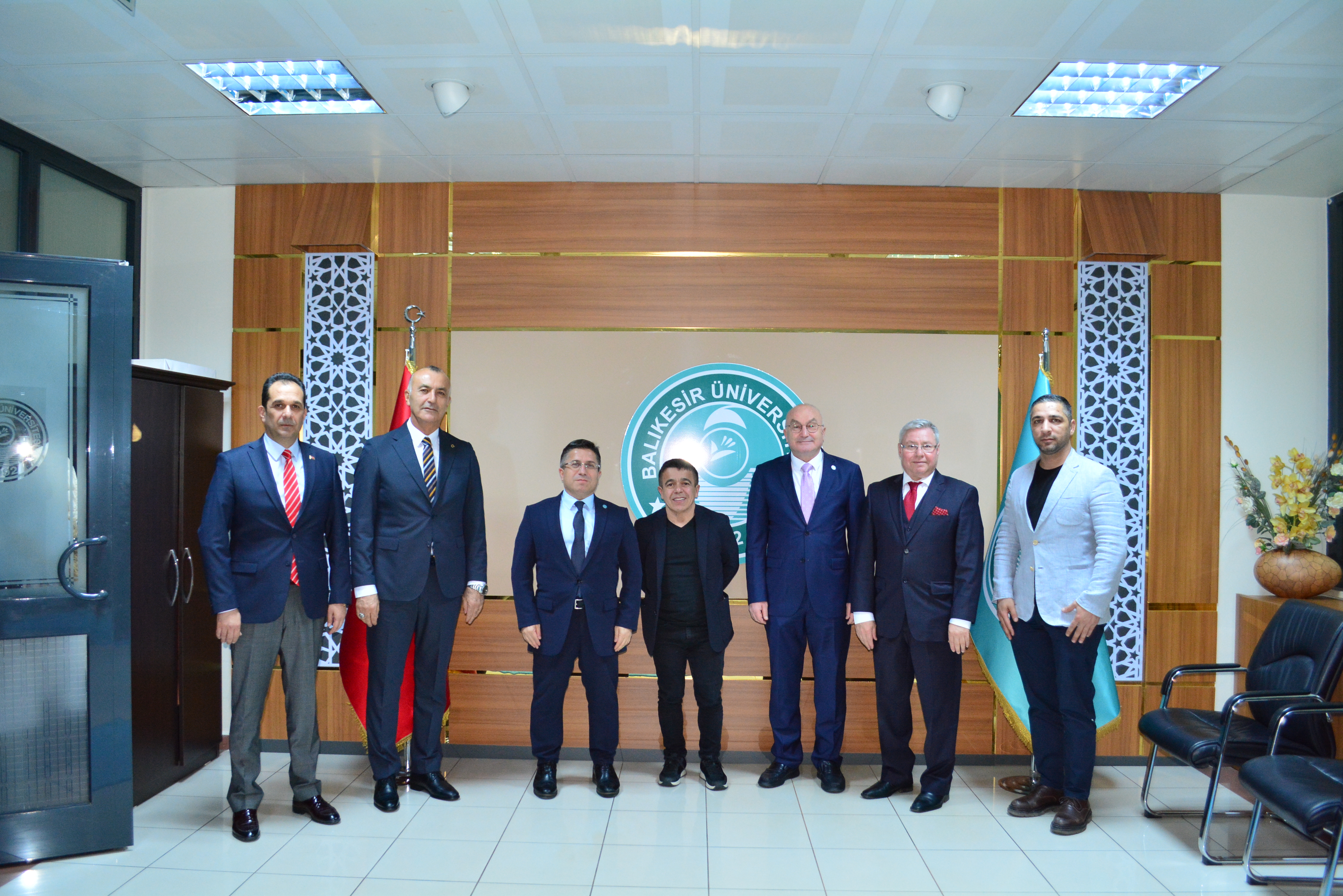 Halterin Dinamosu Halil Mutlu’dan, BAÜN Rektörü Prof. Dr. Yücel Oğurlu’ya Ziyaret 3