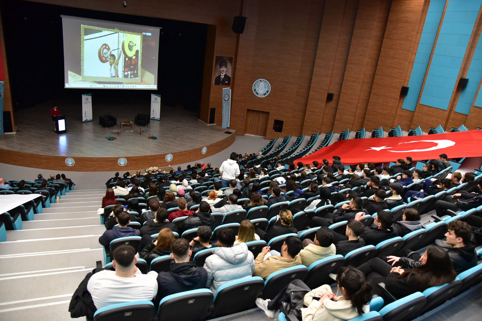 Halterin Dinamosu Halil Mutlu, Balıkesir Üniversitesinde Genç Sporculara İlham Verdi 7