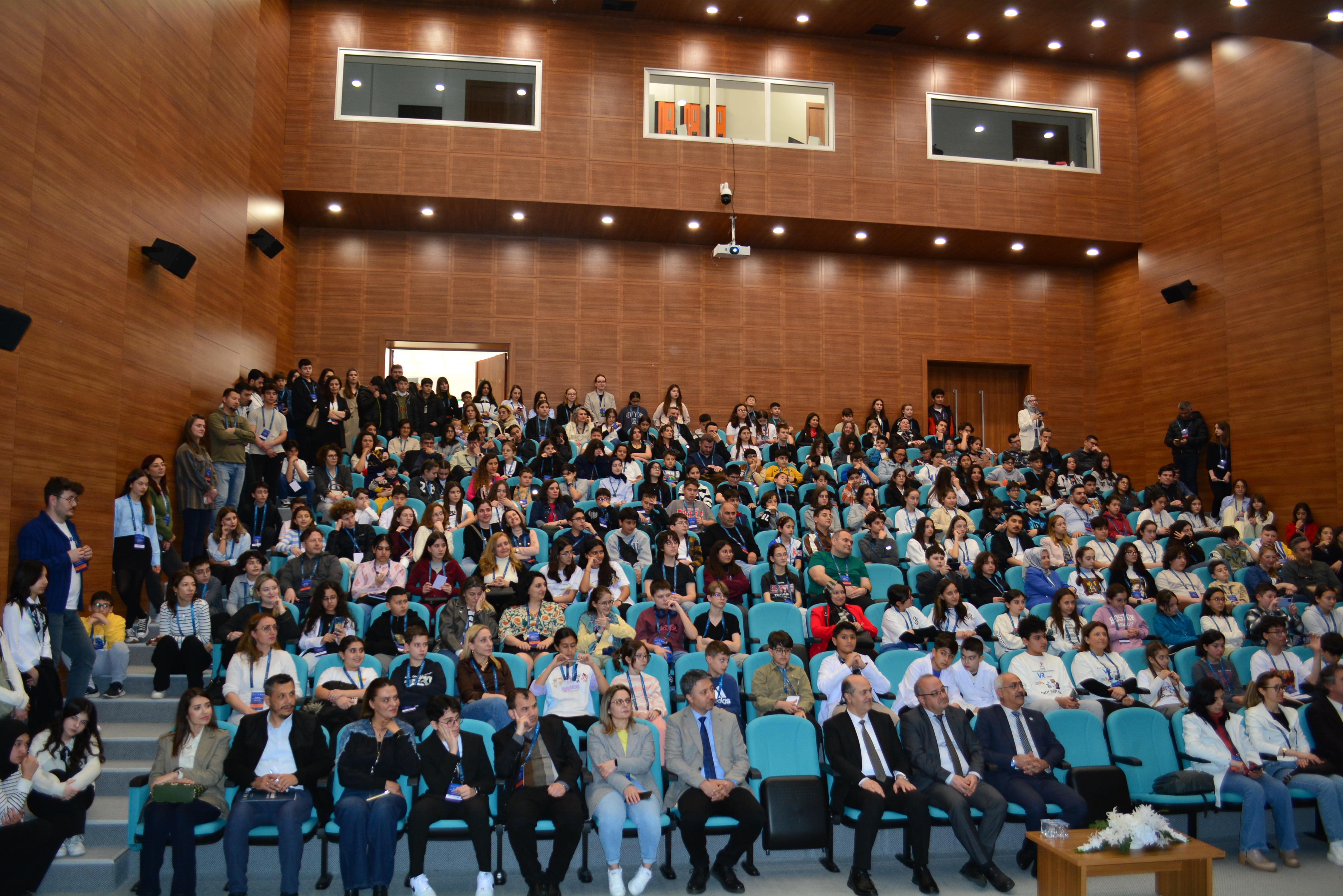 Bilim ve Fikirler BAÜN' de Buluştu: TÜBİTAK 19. Ortaokul Öğrenci Araştırma Projeleri Yarışmaları Başladı 1