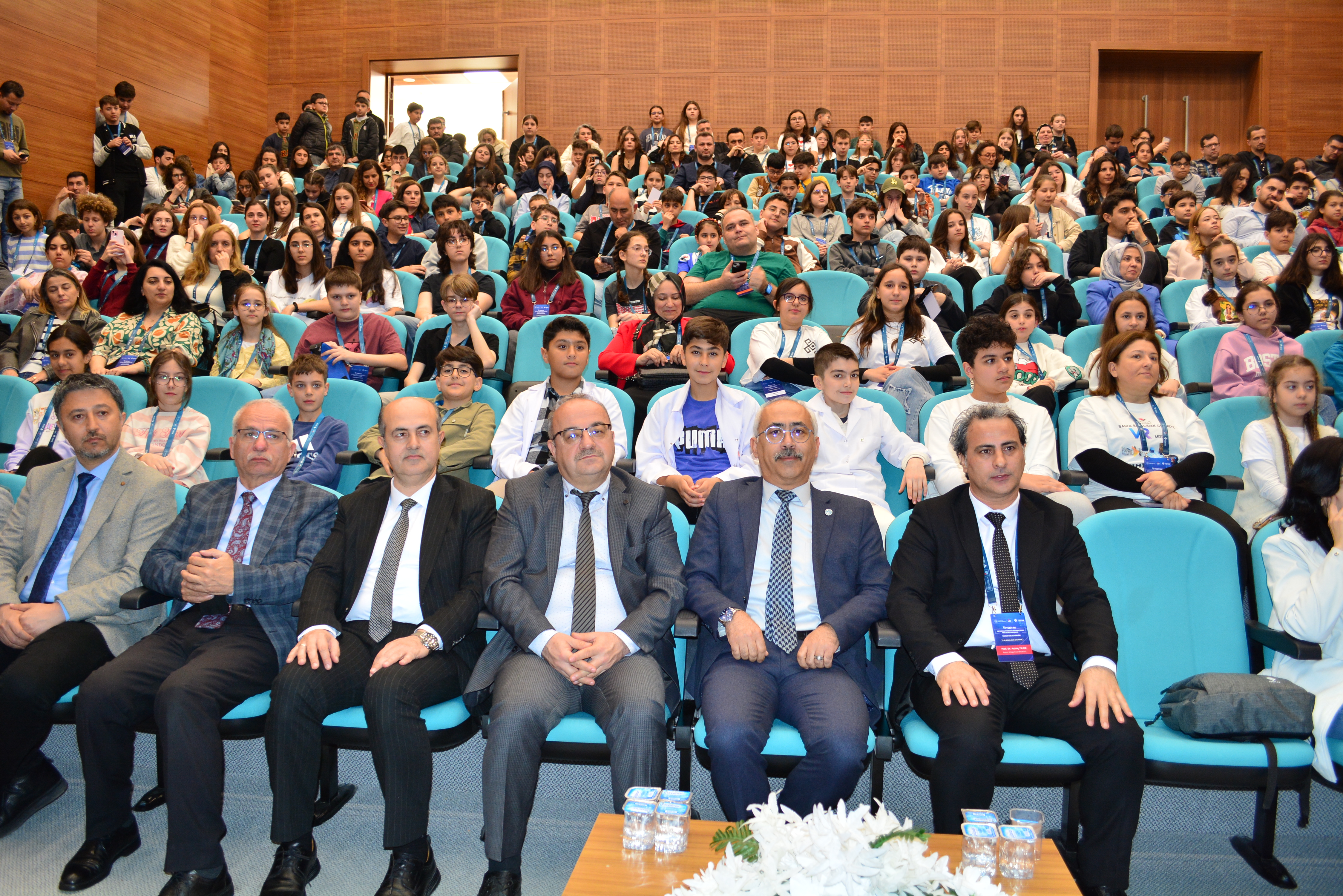 Bilim ve Fikirler BAÜN' de Buluştu: TÜBİTAK 19. Ortaokul Öğrenci Araştırma Projeleri Yarışmaları Başladı 4