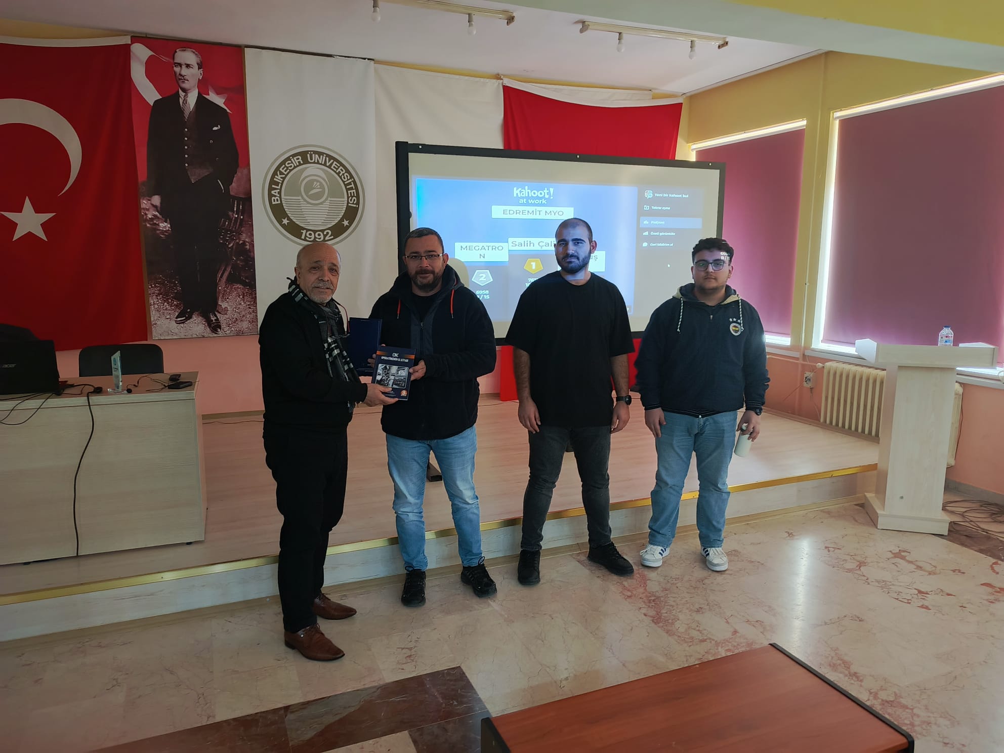 EDREMİT MESLEK YÜKSEKOKULUNDA KARİYER VE KİŞİSEL GELİŞİM SEMİNERİ 2