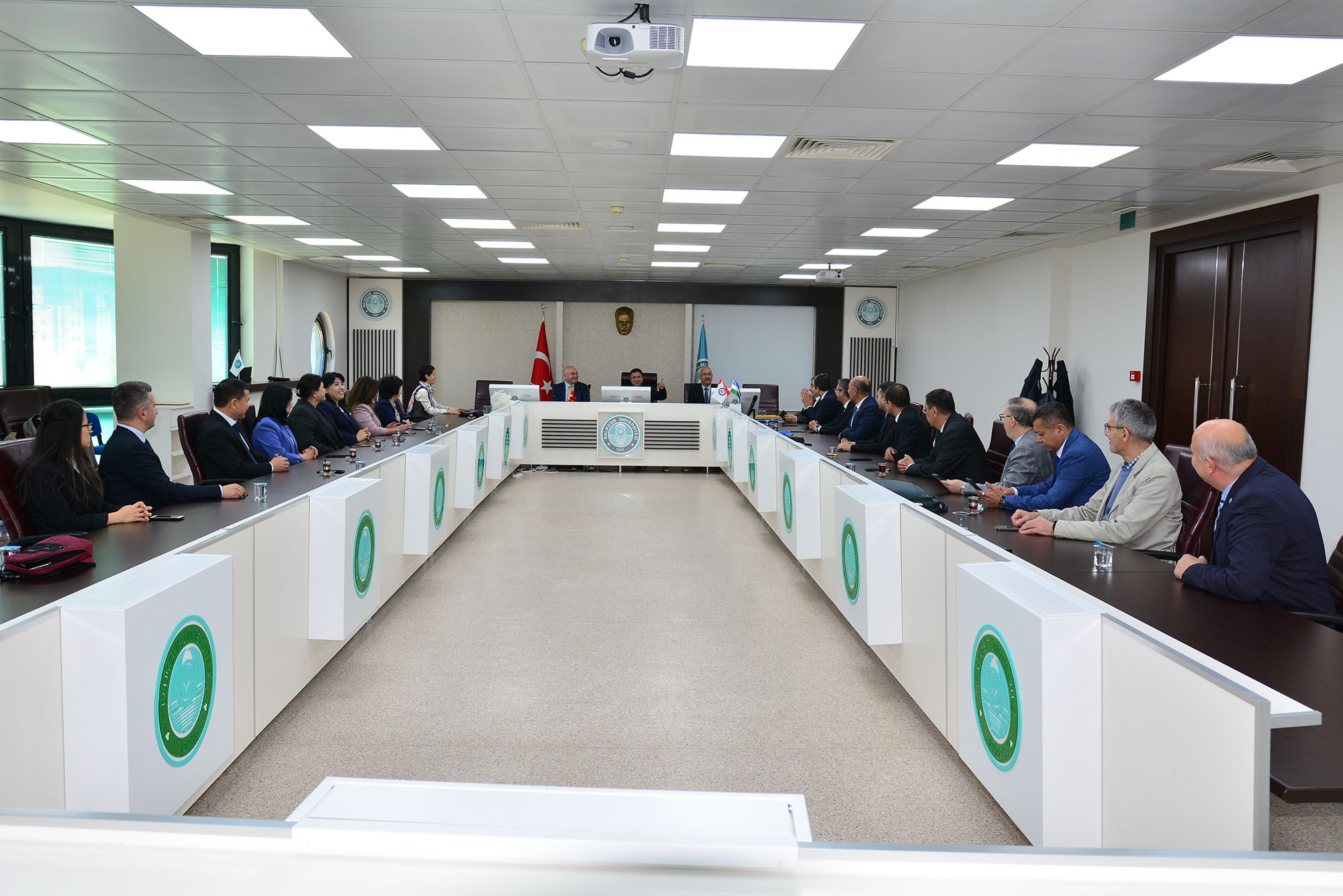 BAÜN’de Akademik Programa Katılan Özbekistanlı Akademisyenlere Sertifikaları Takdim Edildi 1