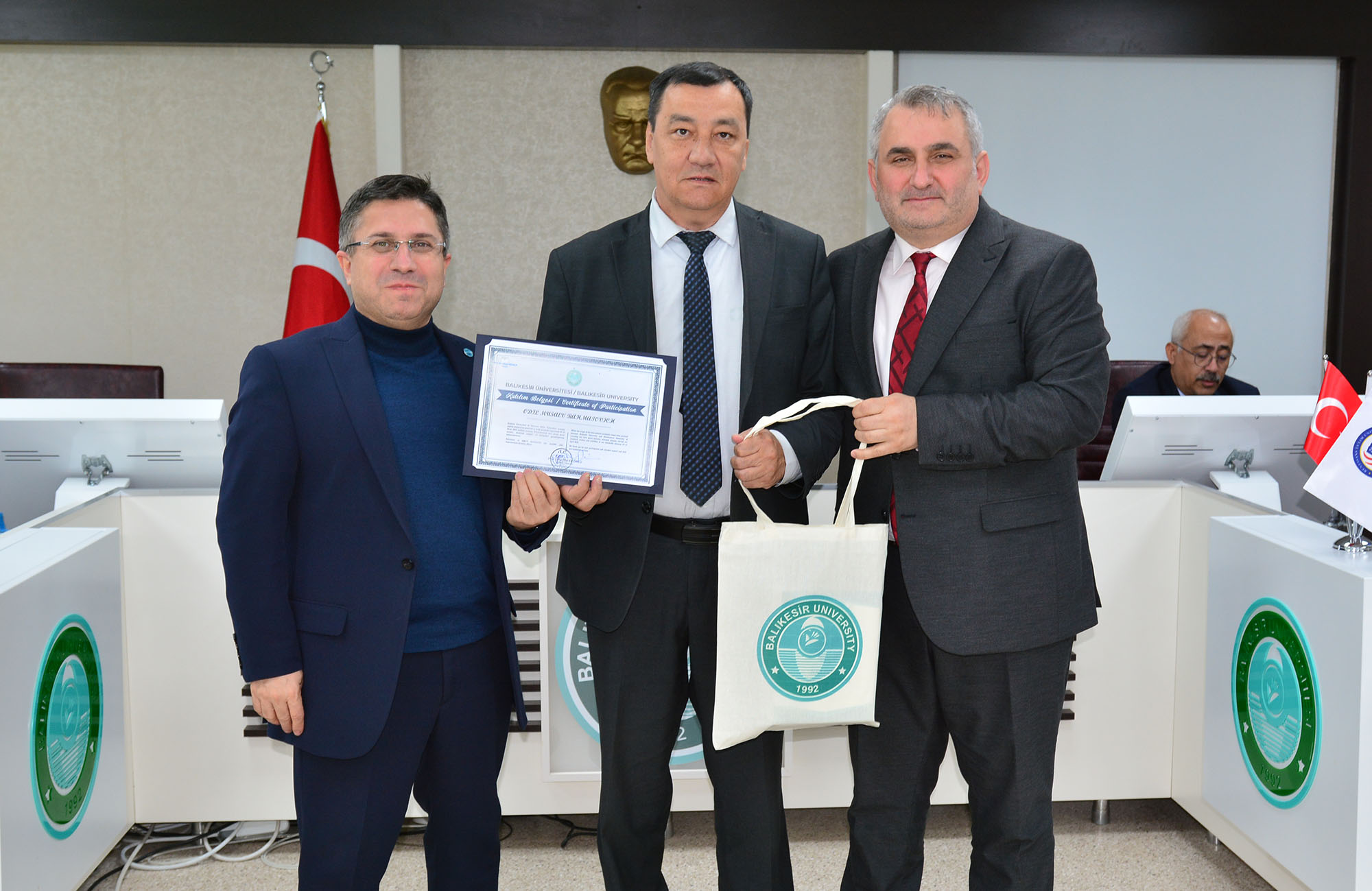 BAÜN’de Akademik Programa Katılan Özbekistanlı Akademisyenlere Sertifikaları Takdim Edildi 6