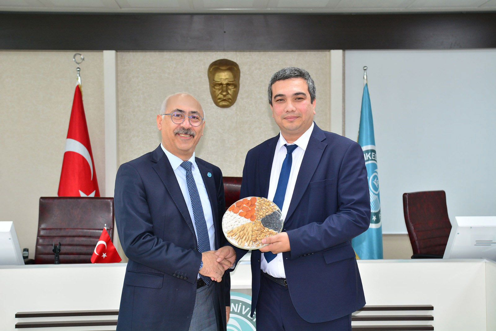 BAÜN’de Akademik Programa Katılan Özbekistanlı Akademisyenlere Sertifikaları Takdim Edildi 9