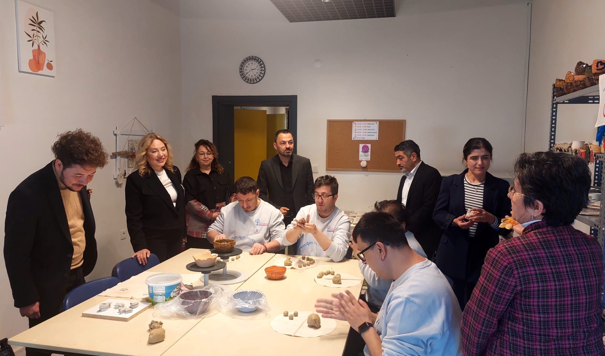 Balıkesir MYO Danışma Kurulundan Polis Haftası ve Otizm Farkındalığı Kapsamında Anlamlı Ziyaretler 3