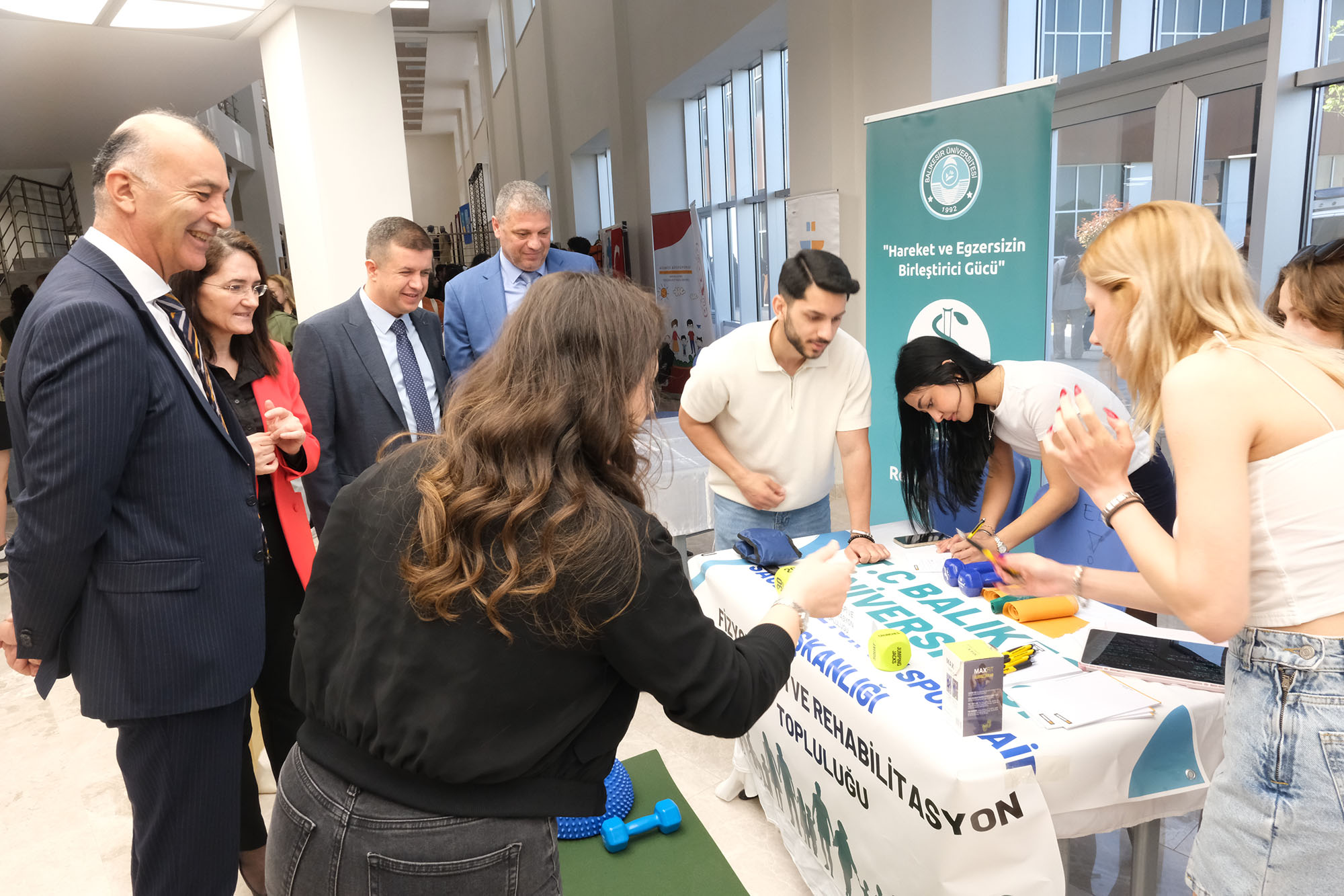 BAÜN’lü Geleceğin Sağlıkçıları ile Sağlık Sektörü Temsilcileri, Kariyer ve İstihdam Fuarında Buluştu 4