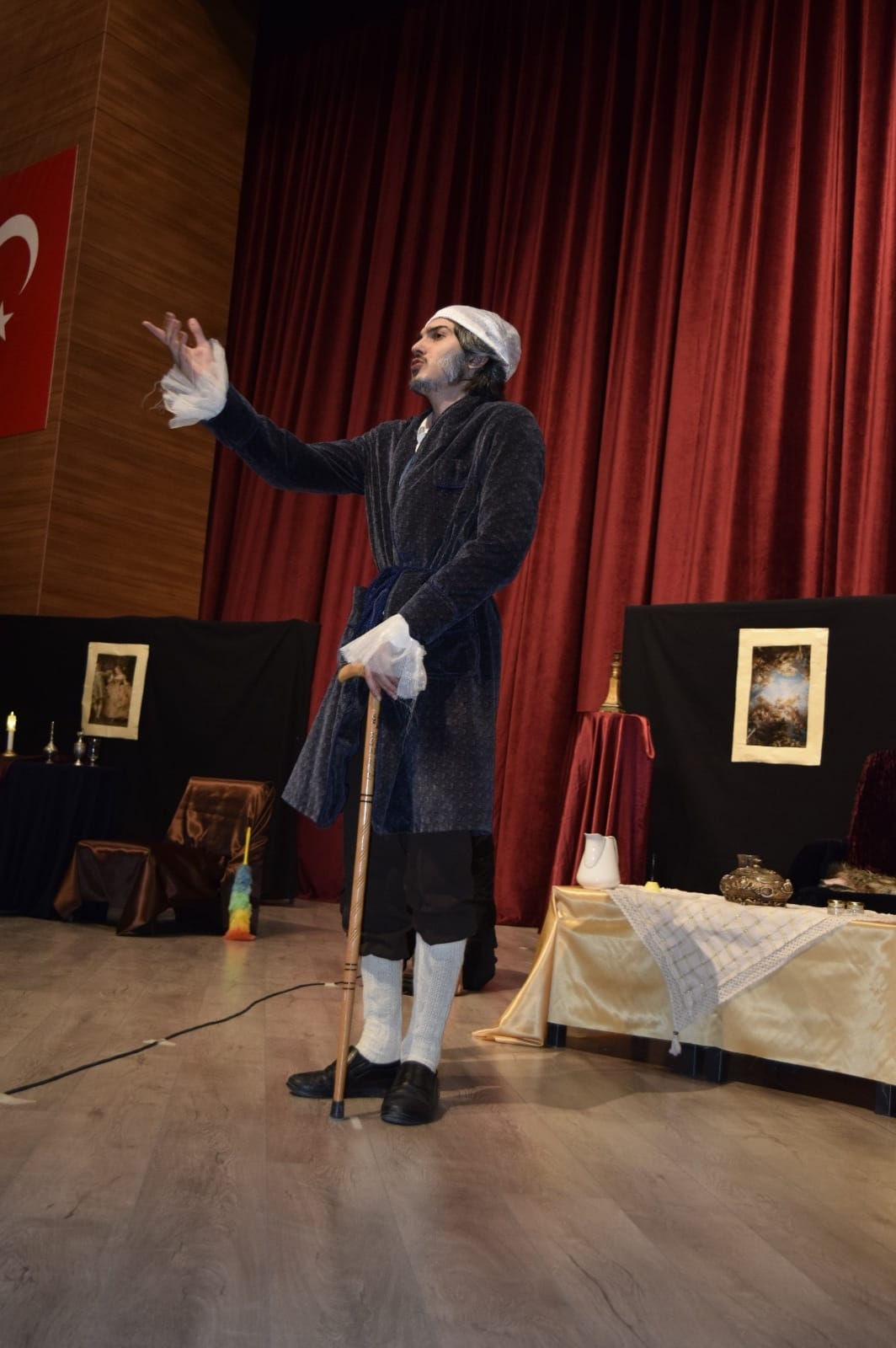 Turizm Fakültesi BTİYATRO Topluluğu Tarafından Hazırlanan "Hastalık Hastası" Oyunu Sergilendi 4