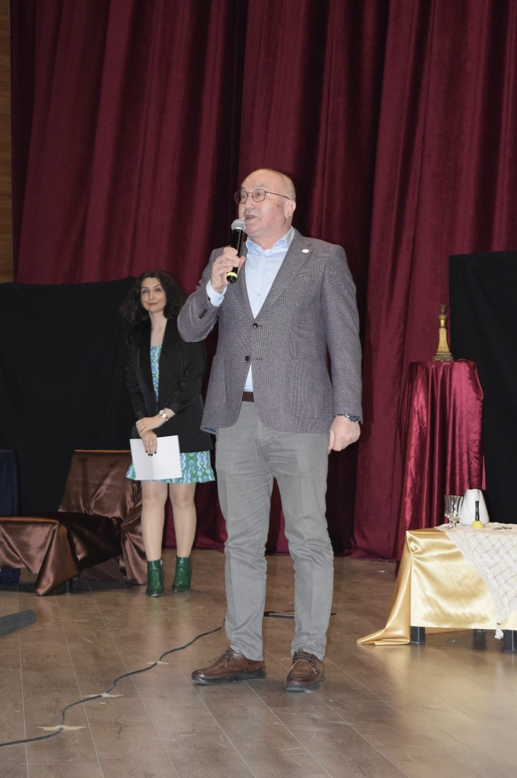 Turizm Fakültesi BTİYATRO Topluluğu Tarafından Hazırlanan "Hastalık Hastası" Oyunu Sergilendi 1