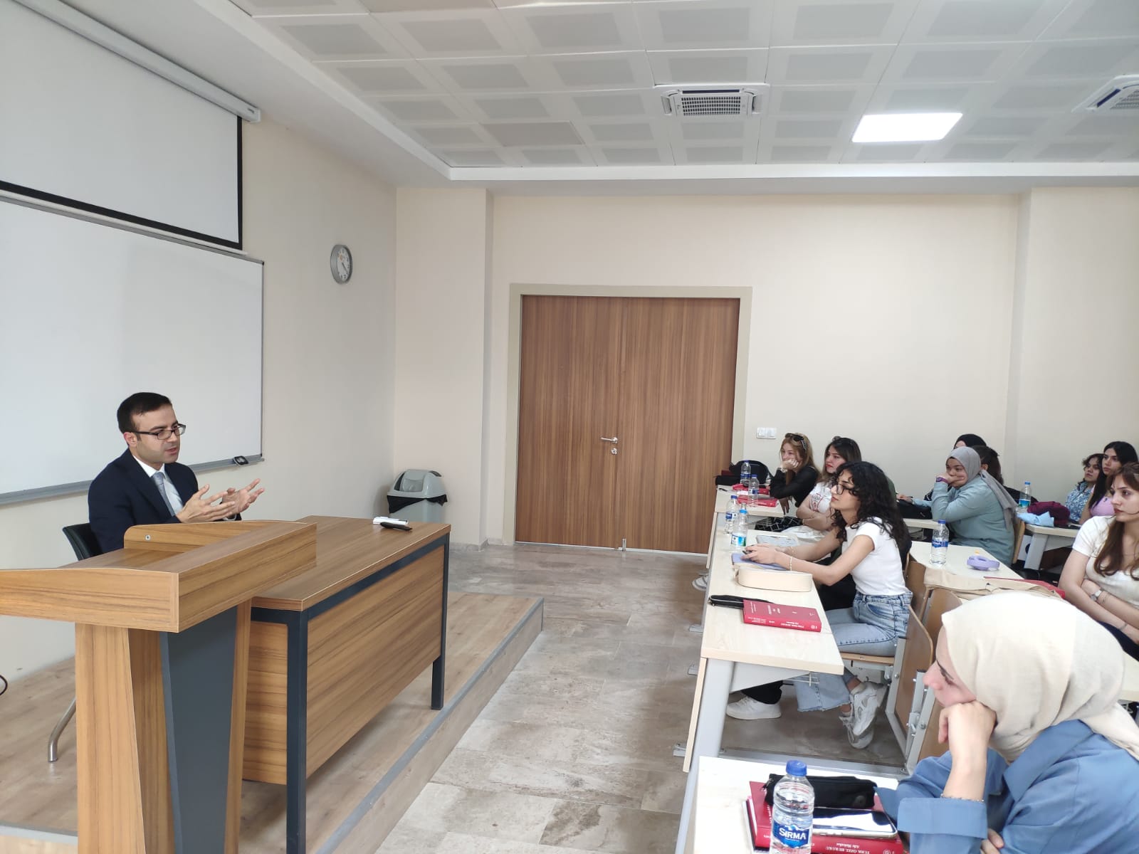 Adli Yargı Komisyon Başkanı Hakim Mehmet Soner Sarıoğlu "Kariyer Planlama Dersi" Kapsamında Hukuk Fakültesi Öğrencileri ile Buluştu 2