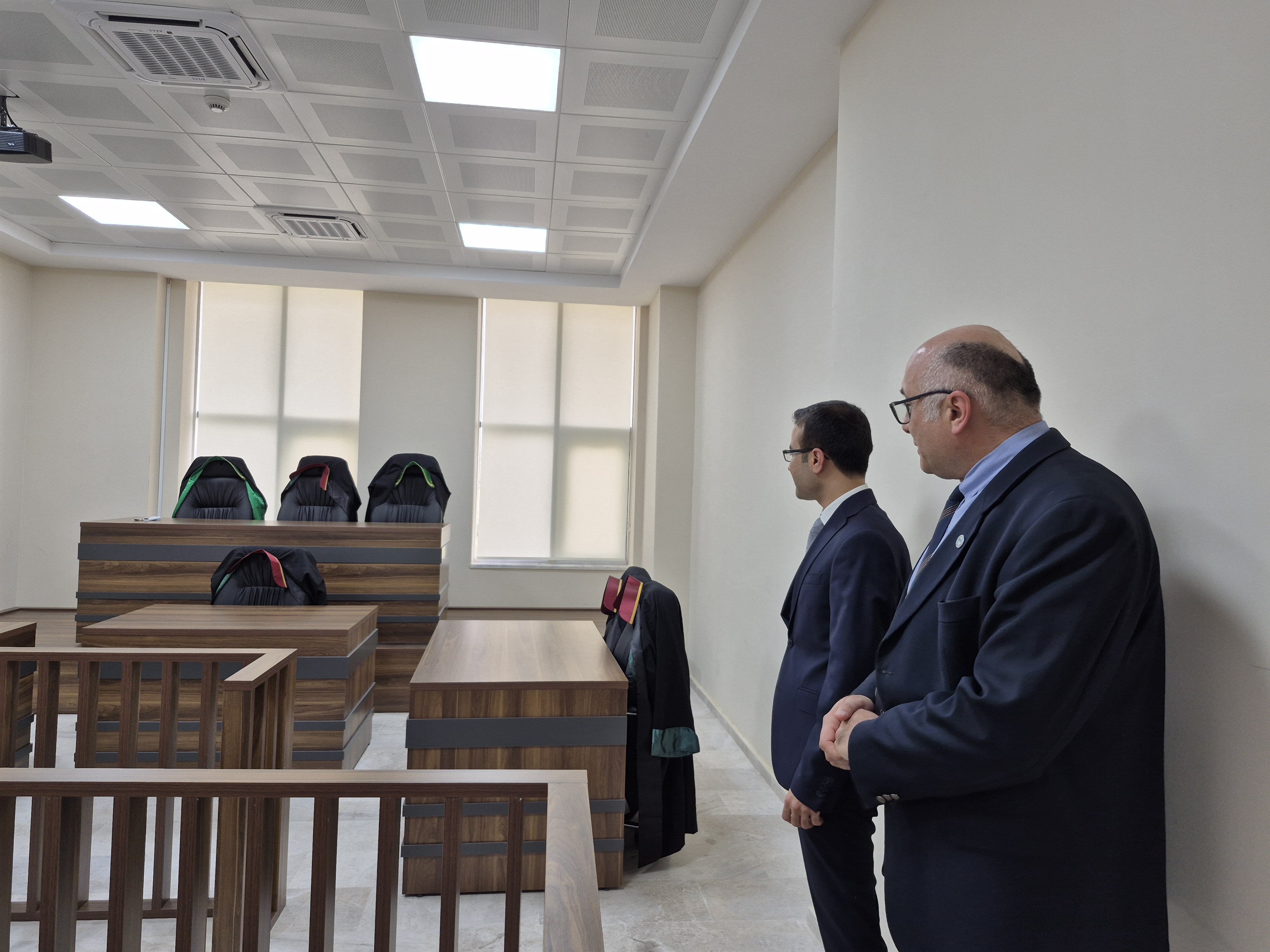 Adli Yargı Komisyon Başkanı Hakim Mehmet Soner Sarıoğlu "Kariyer Planlama Dersi" Kapsamında Hukuk Fakültesi Öğrencileri ile Buluştu 7