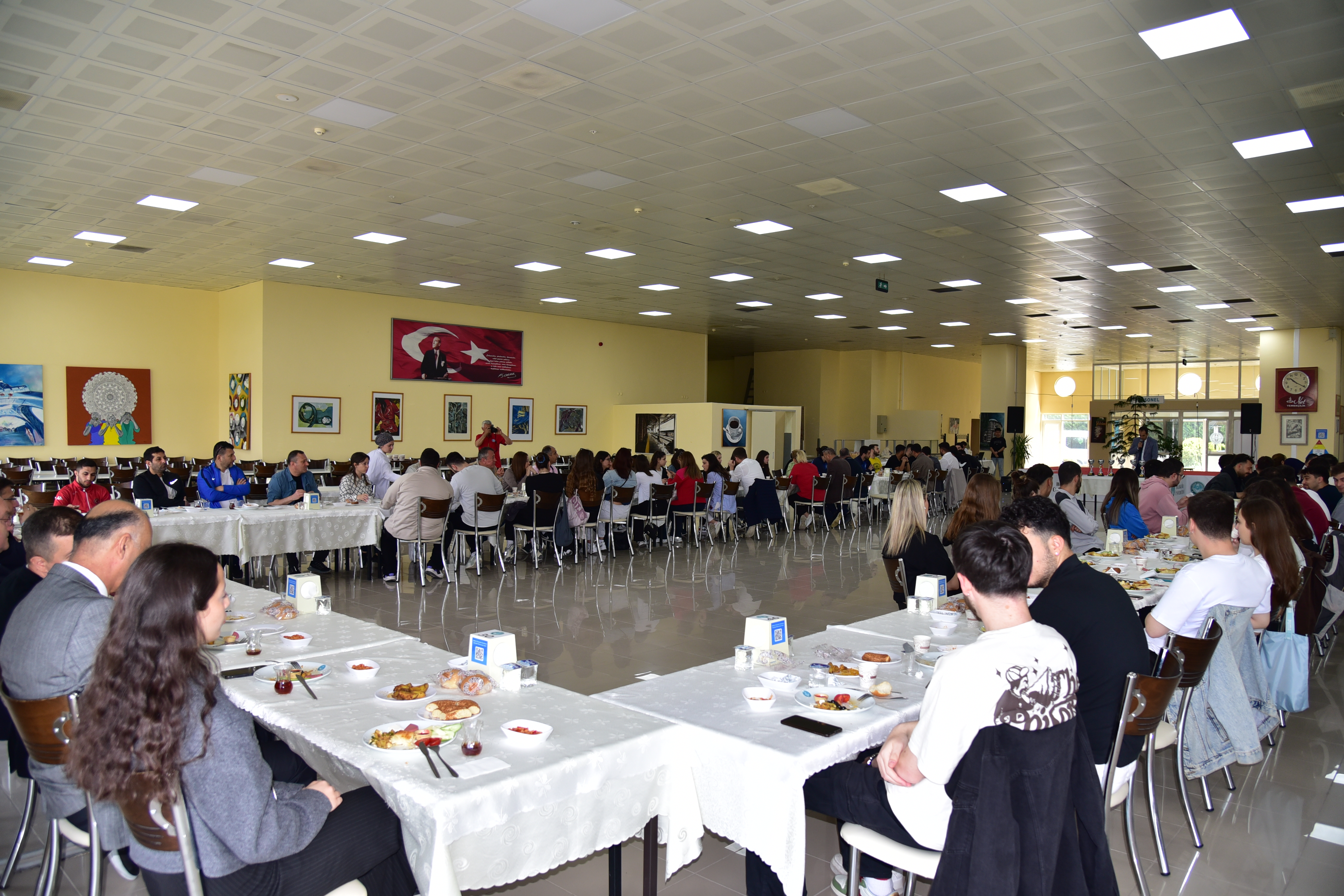 14 Branşta BAÜN'ü Zirveye Taşıyan Sporcularla Üniversite Yönetimi Bir araya Geldi 3