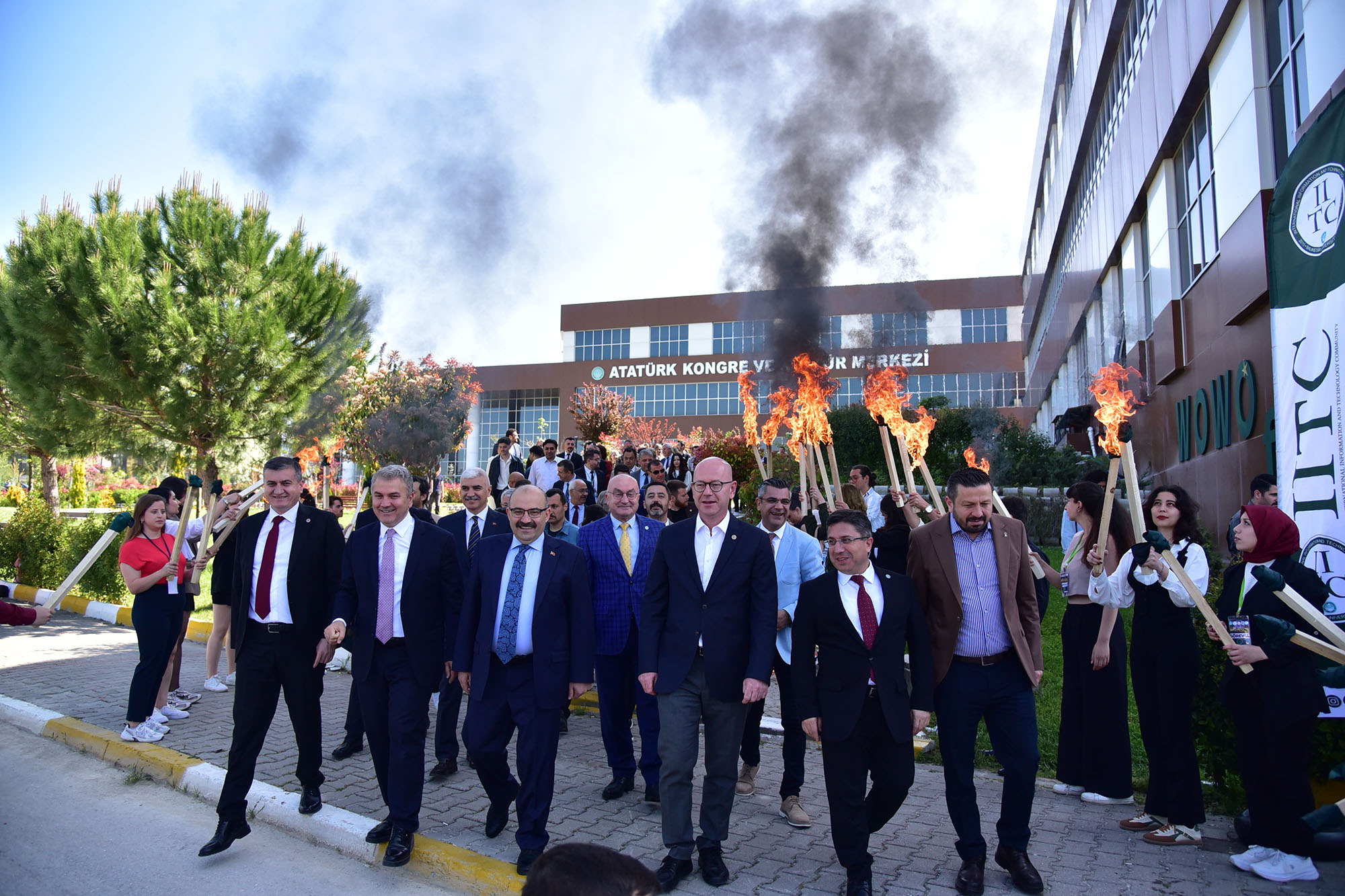 BAÜN’de Öğrencileri, Sektörlerinde Öncü Kurumlarla Buluşturan Dev Etkinlik: WOWOFEST 2 Öğrenci İş ve Kariyer Fuarı Başladı 8