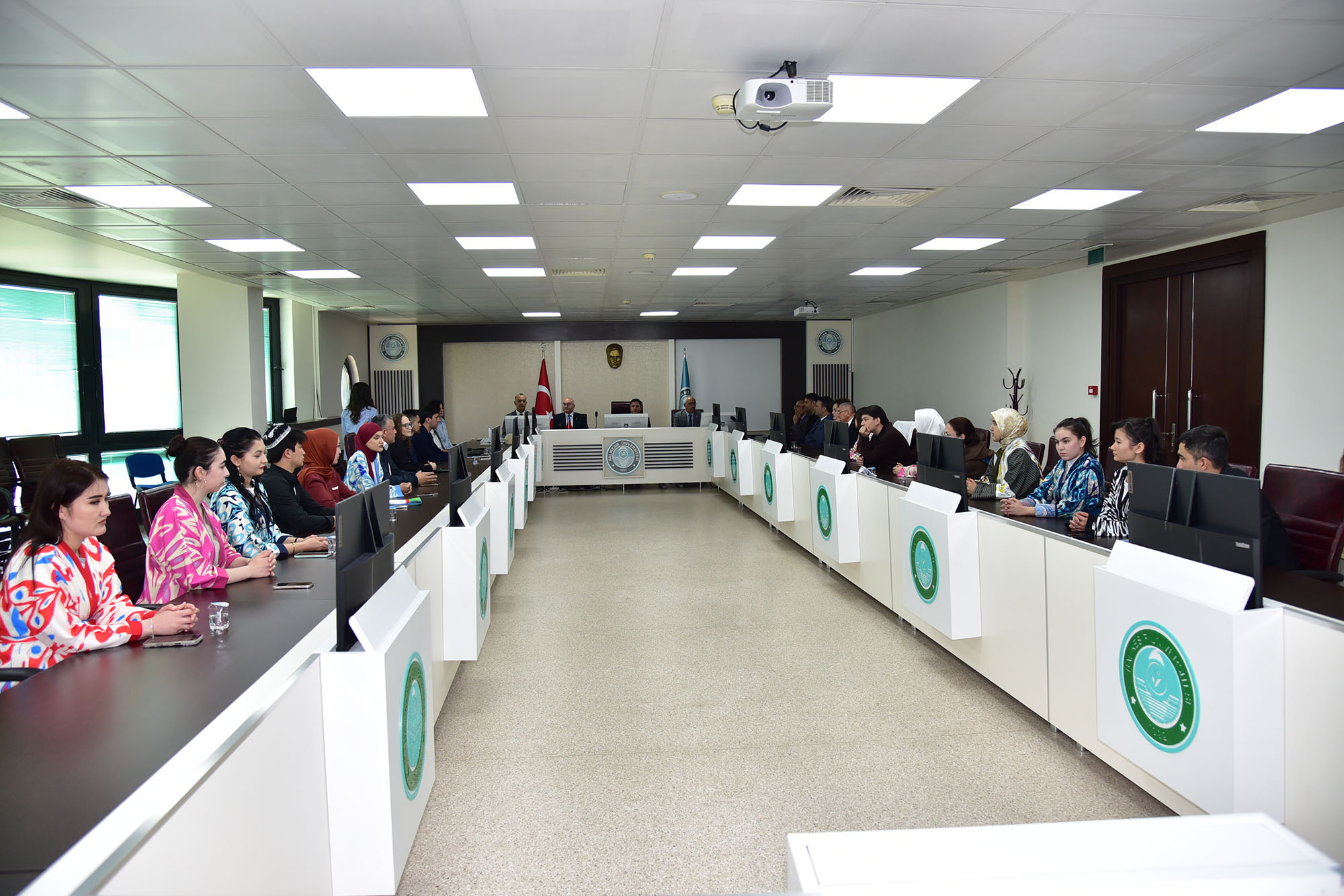 BAÜN, Uluslararasılaşma Atılımını Sürdürüyor: Özbekistan Eczacılık Eğitim ve Araştırma Enstitüsü BAÜN’de 1