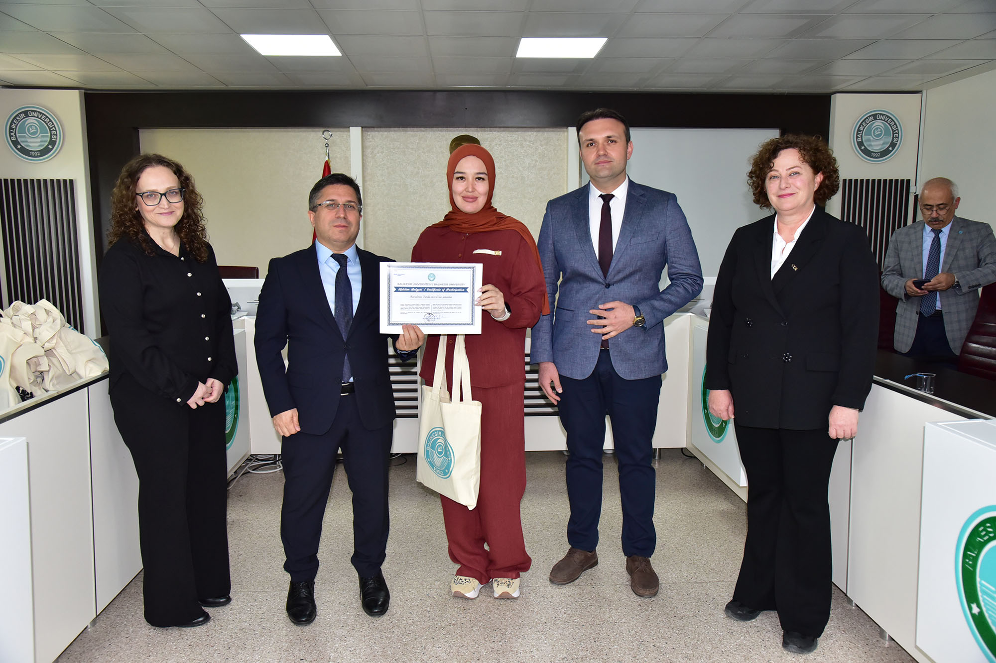 BAÜN, Uluslararasılaşma Atılımını Sürdürüyor: Özbekistan Eczacılık Eğitim ve Araştırma Enstitüsü BAÜN’de 4