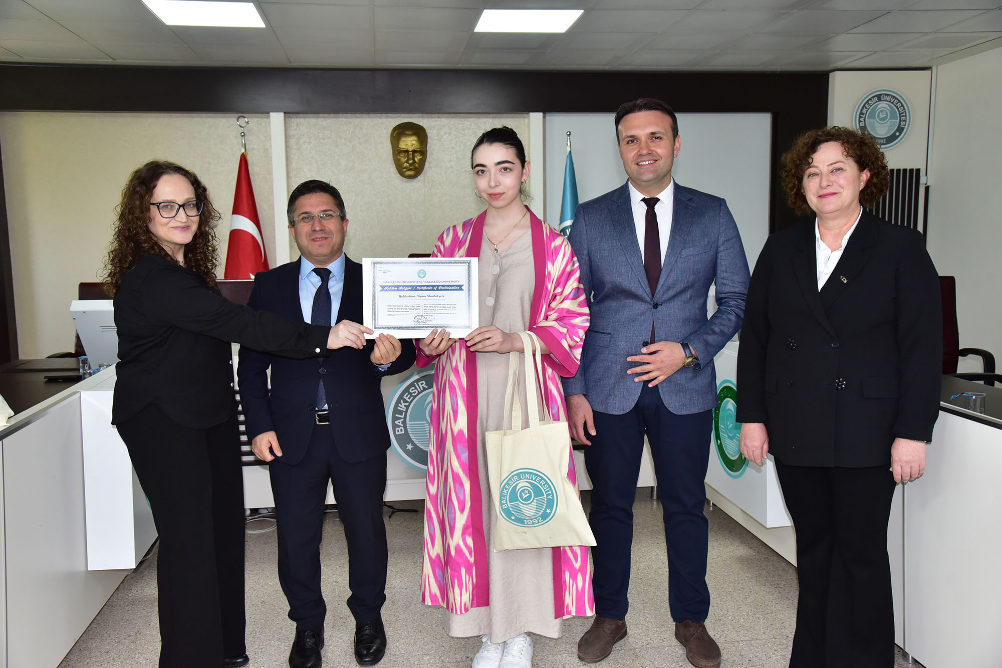 BAÜN, Uluslararasılaşma Atılımını Sürdürüyor: Özbekistan Eczacılık Eğitim ve Araştırma Enstitüsü BAÜN’de 7