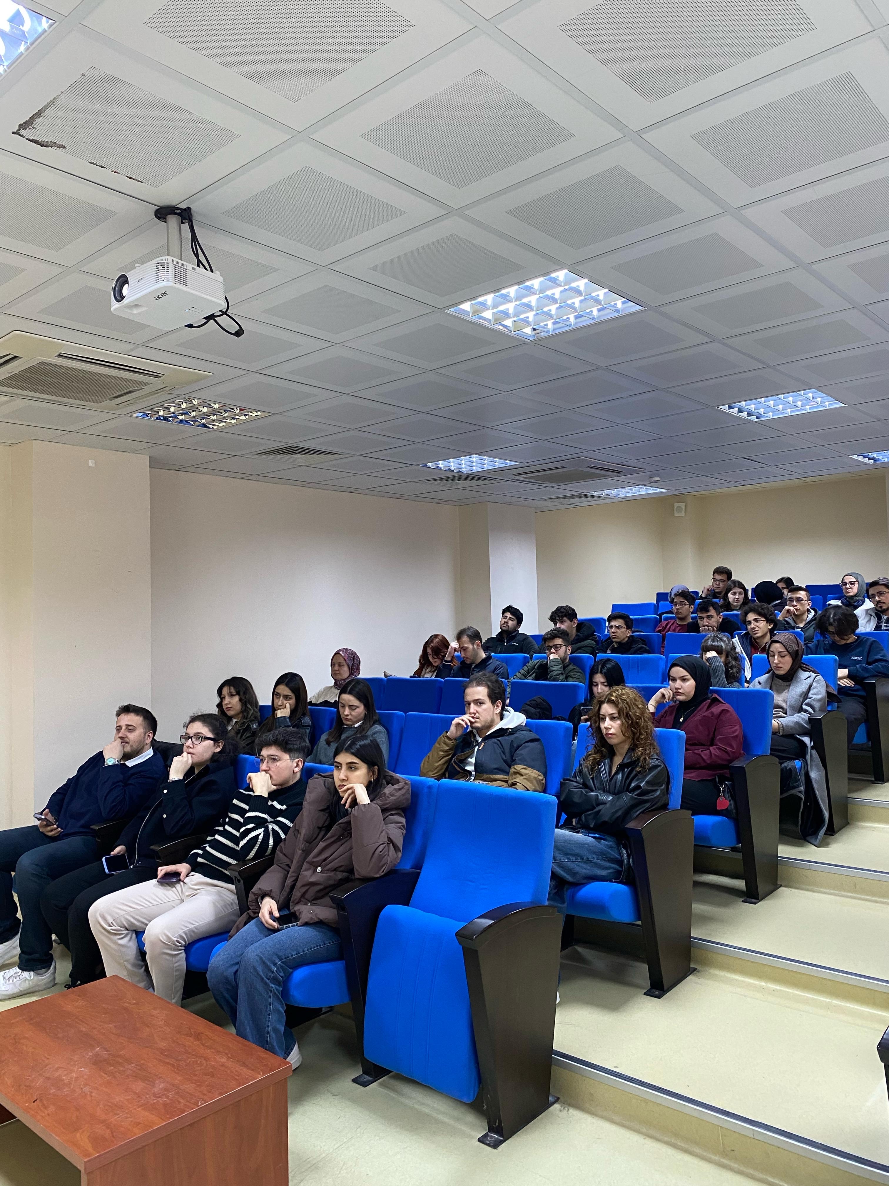 Uluslararası Elektrik Elektronik Mühendisliği Topluluğu (IEEE) öğrencileri 8 Nisan Salı günü Uçuş ve Ötesi etkinliğini gerçekleştirdi. 1