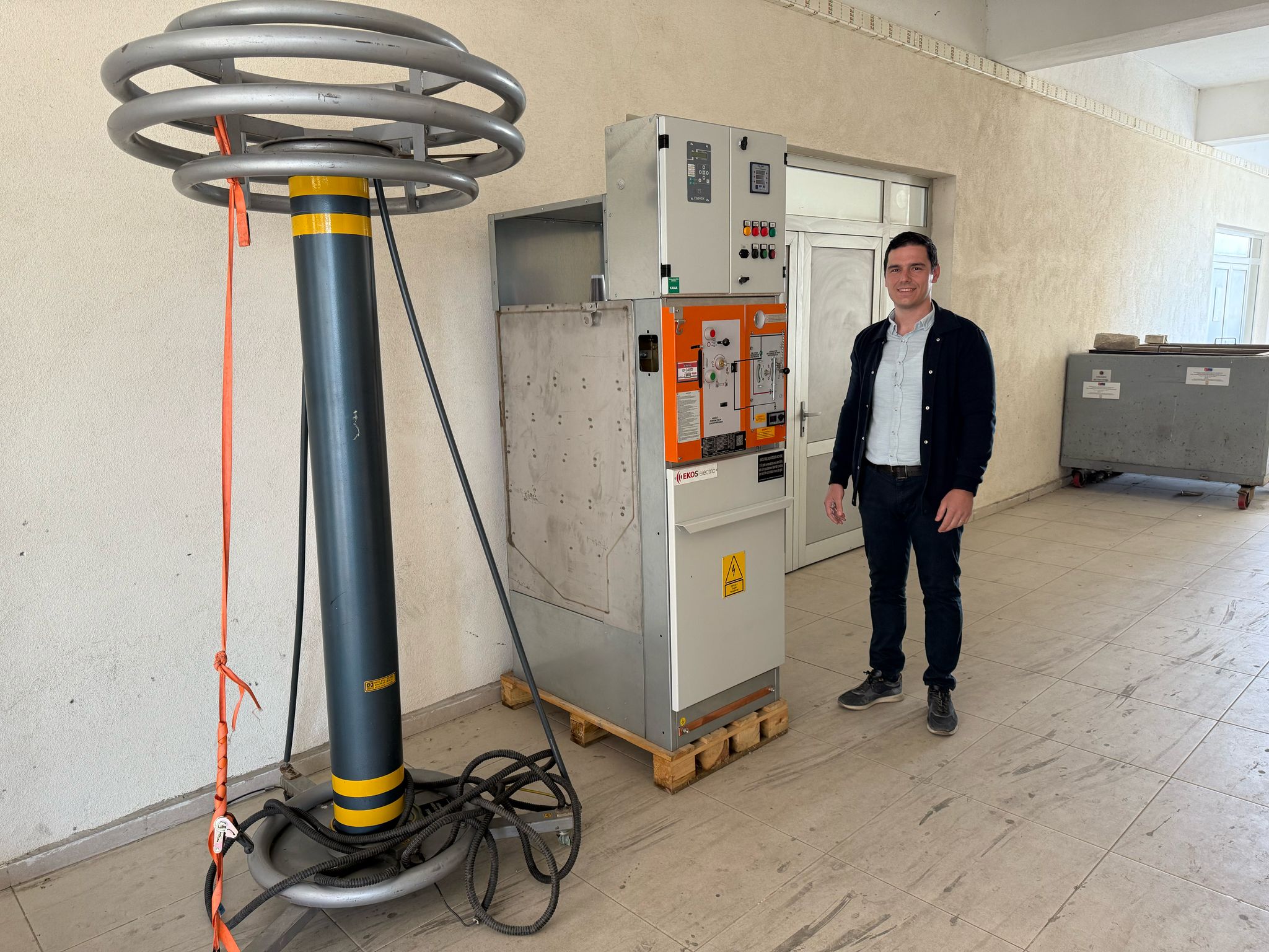 Fakültemiz Elektrik-Elektronik Mühendisliği Bölümünde Yeni Yüksek Gerilim Eğitim ve Deney Seti Kullanıma Alındı 3
