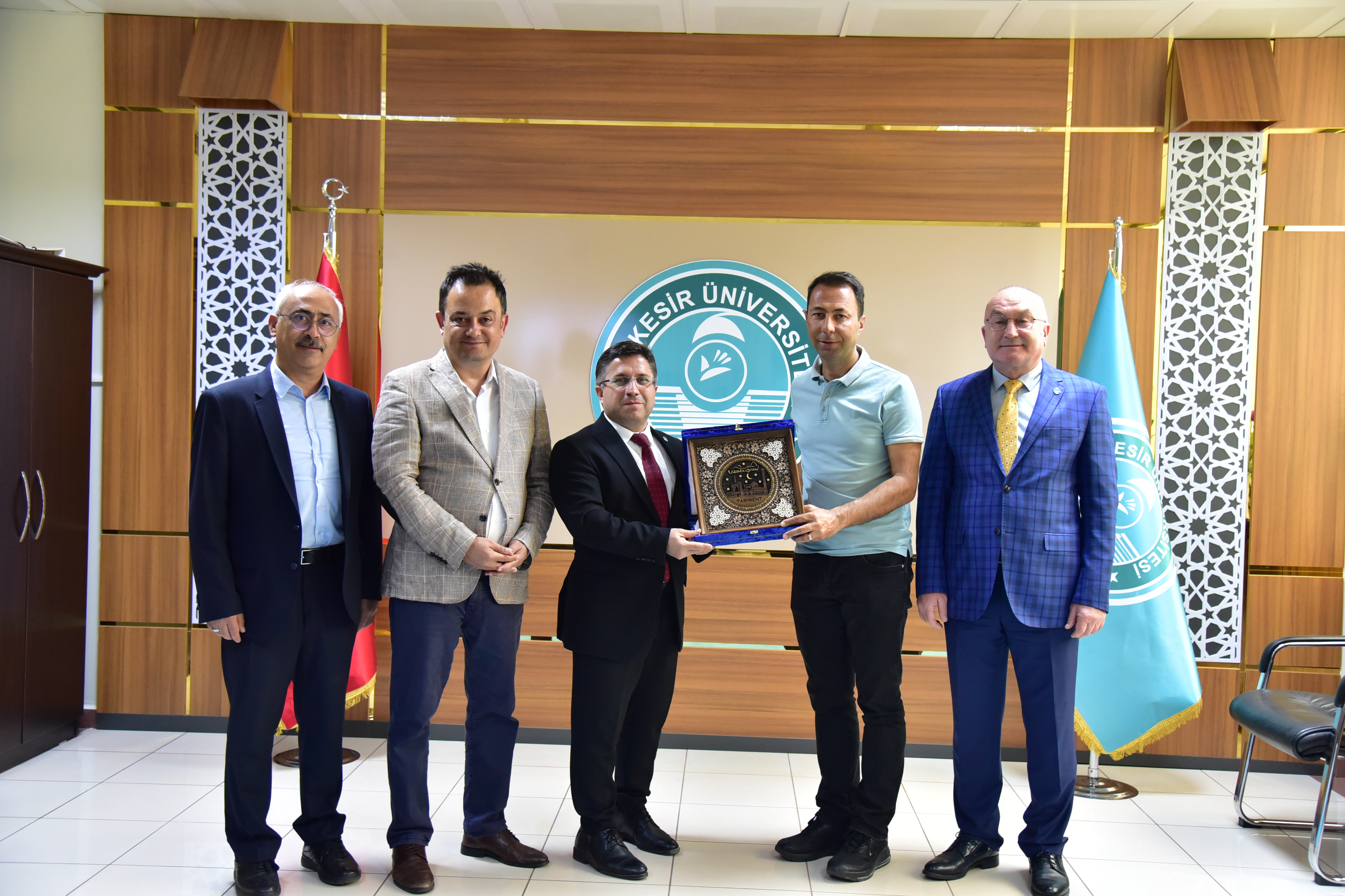 Özbekistan’dan Dönen BAÜN’lü Akademisyenler Rektör Oğurlu ile Buluştu 2