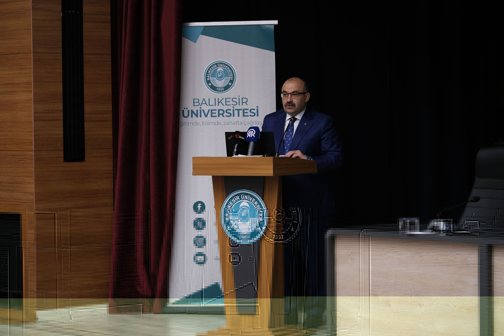 BAÜN’de Düzenlenen 5. İdare Hukuku ve İdari Yargı Uluslararası Sempozyumu, Danıştay Başkanı Zeki Yiğit’in Teşrifleriyle Başladı 8