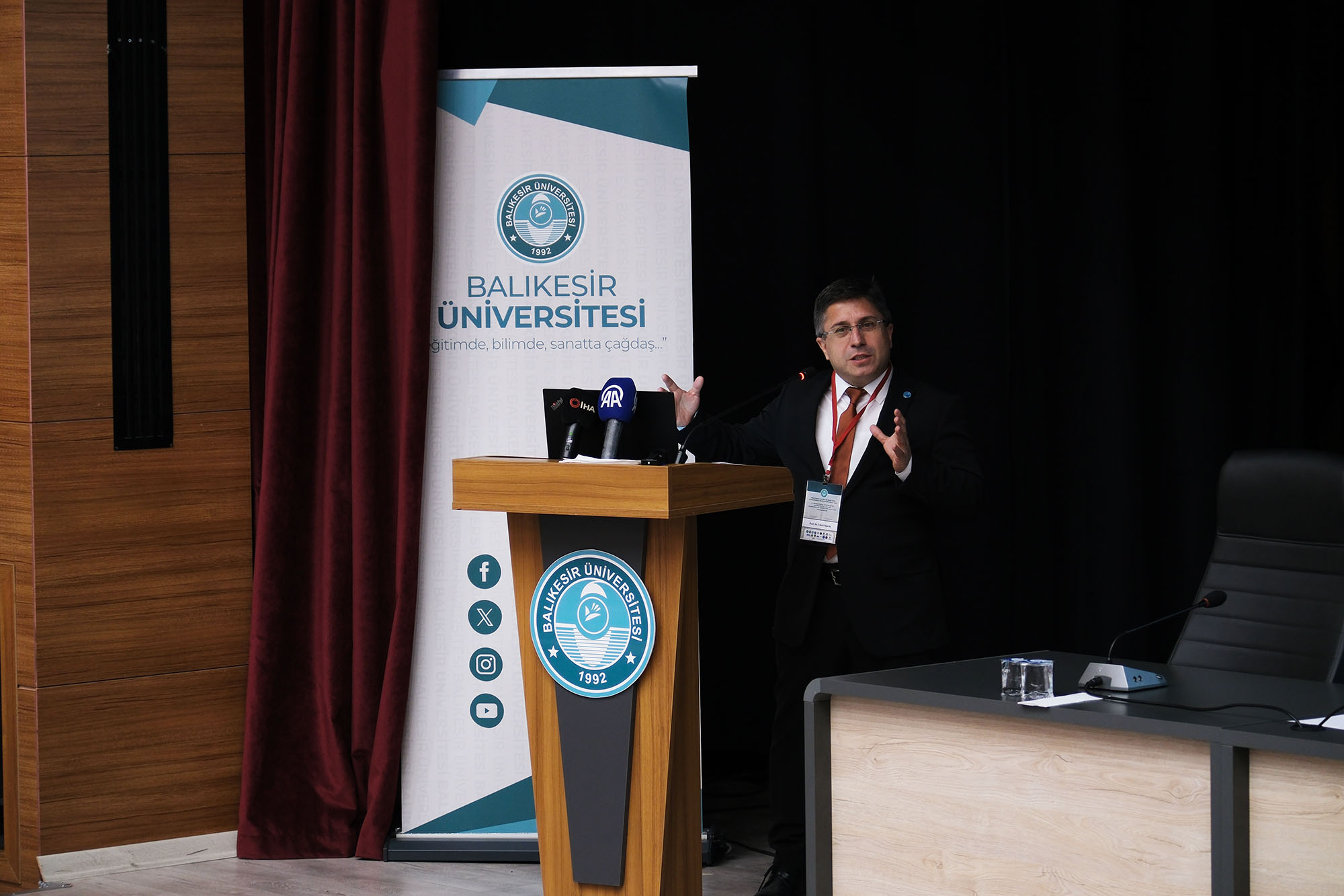 BAÜN’de Düzenlenen 5. İdare Hukuku ve İdari Yargı Uluslararası Sempozyumu, Danıştay Başkanı Zeki Yiğit’in Teşrifleriyle Başladı 7