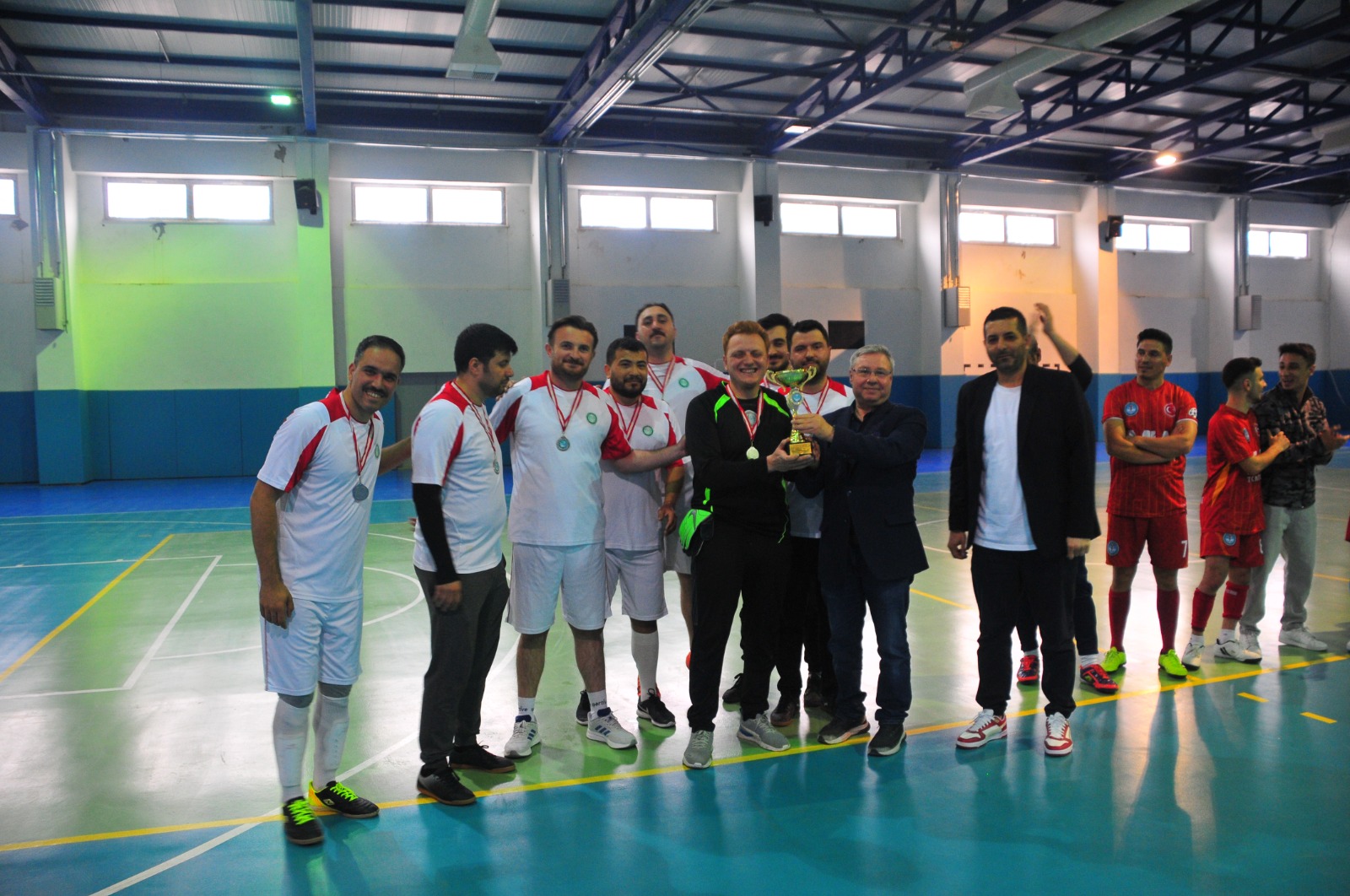  Rektörlük Personel Salon Futbolu Turnuvasında Kupalar Sahiplerini Buldu 4