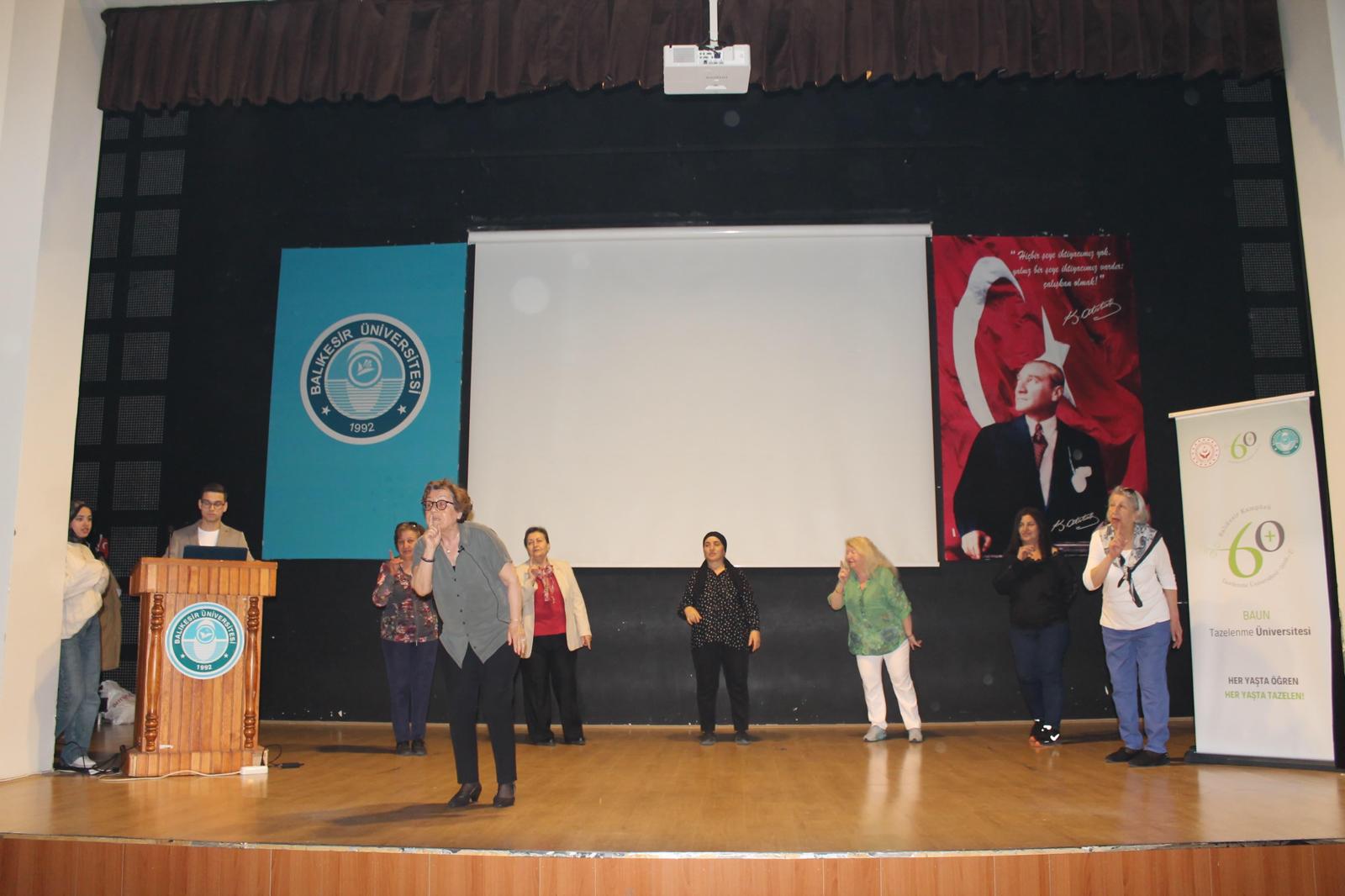 Balıkesir Üniversitesi 60+ Tazelenme Üniversitesi ile Minik Yürekleri Bir Araya Getirdi 5