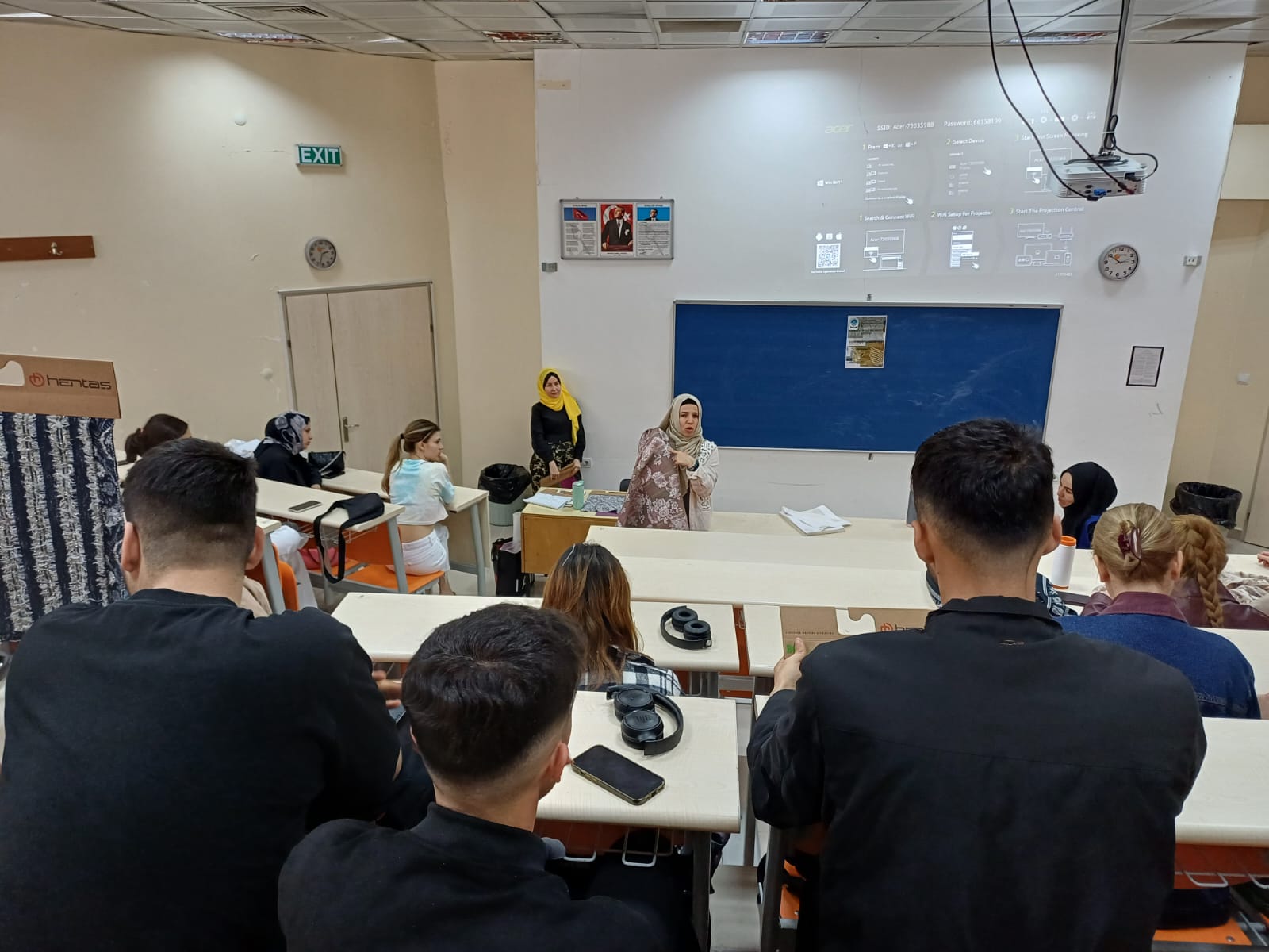 Tekstil Teknolojisi Programının "Tasarım ve İpliklerin Dönüşüm Yolculuğu" konulu semineri 3