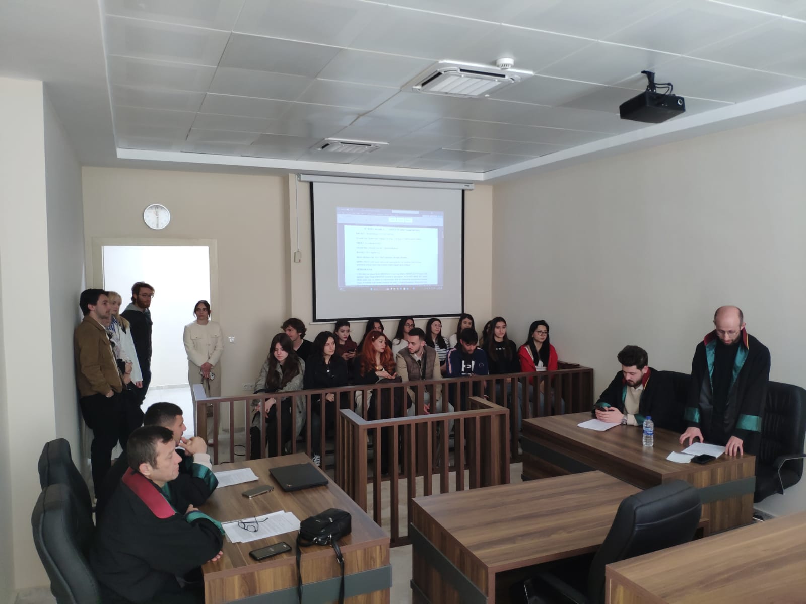 *Bosna Hersek'ten Gelen Değişim Öğrencilerine Hukuk Seminerleri*  2