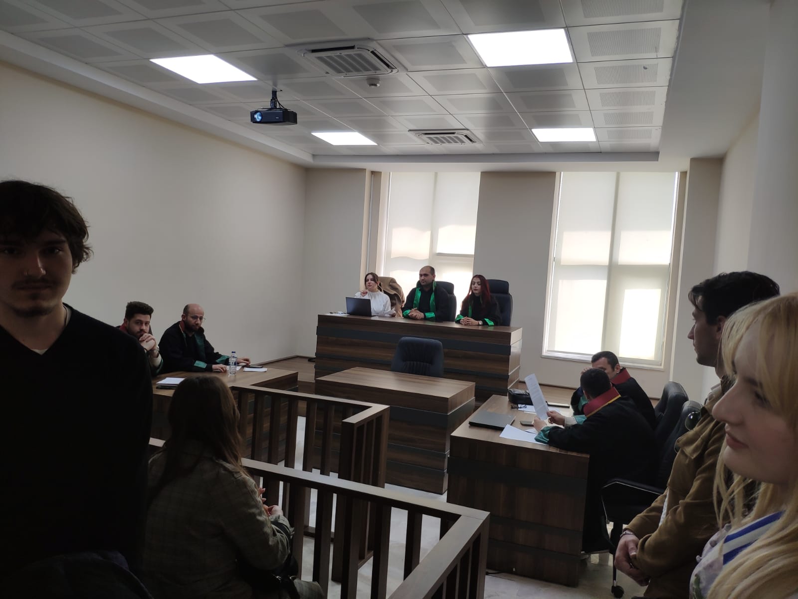 *Bosna Hersek'ten Gelen Değişim Öğrencilerine Hukuk Seminerleri*  3