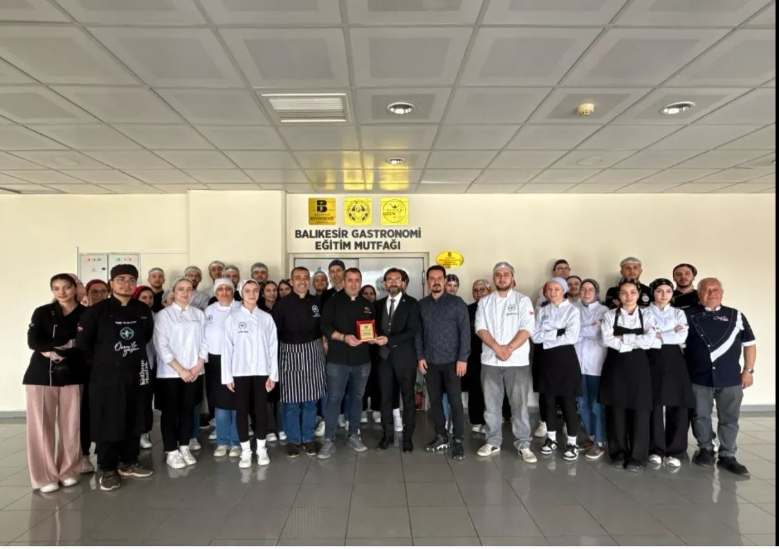 Aslanboğa Kokoreç Burhaniye uygulamalı Bilimler Fakültesi'nde 1