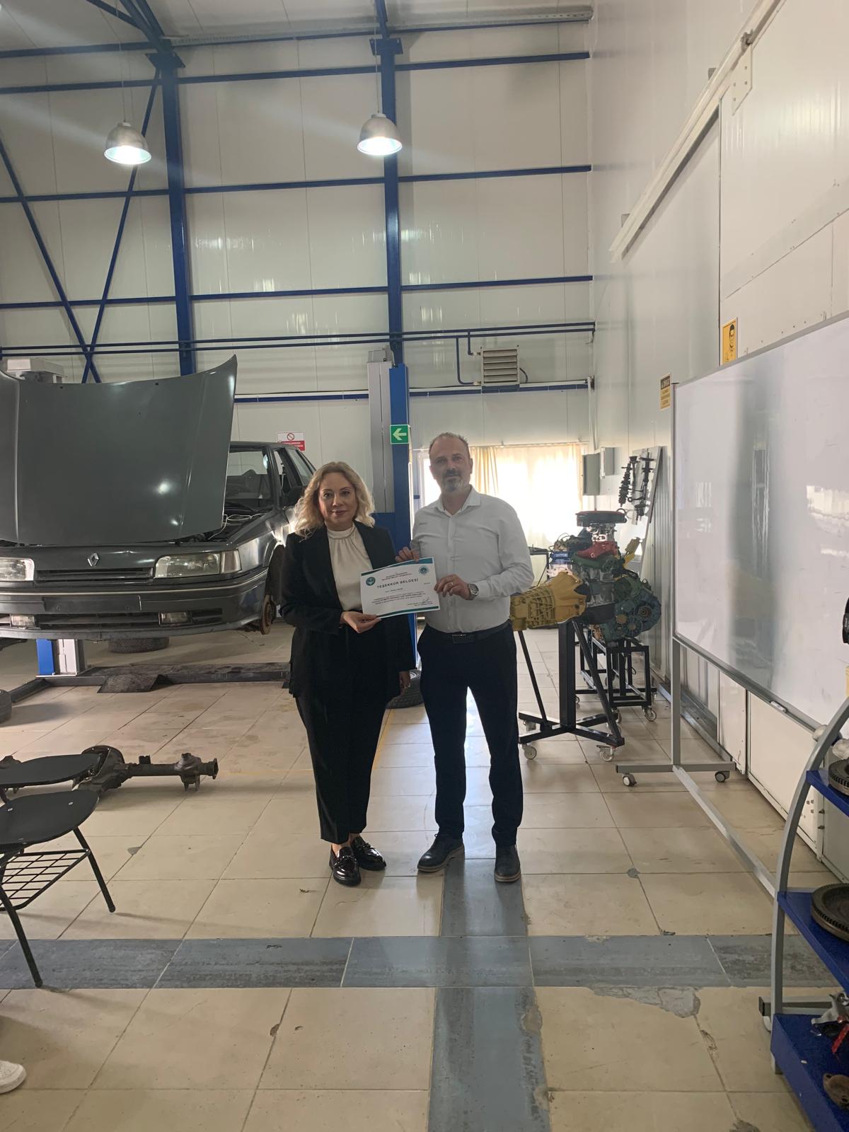 Toyota Altan Plaza Balıkesir Yetkili Servisi, Servis Müdürü ERDEM CALAN’ın katılımı ile “Otomotiv Servisinde Taşıt Servis Süreçleri” seminerini gerçekleştirdi.