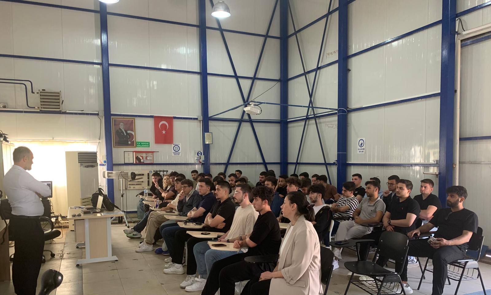 Otomotiv Teknolojileri Programı Öğrencilerine "OTOMOTİV SERVİSİNDE TAŞIT SERVİS SÜREÇLERİ" üzerine seminer düzenledi 3