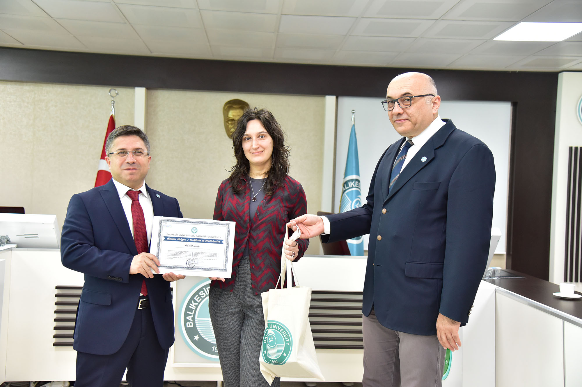 Uluslararası Akademik İş Birliği Kapsamında Uluslararası Saraybosna Üniversitesi Öğrencileri BAÜN’de Sertifikalarını Aldı 4